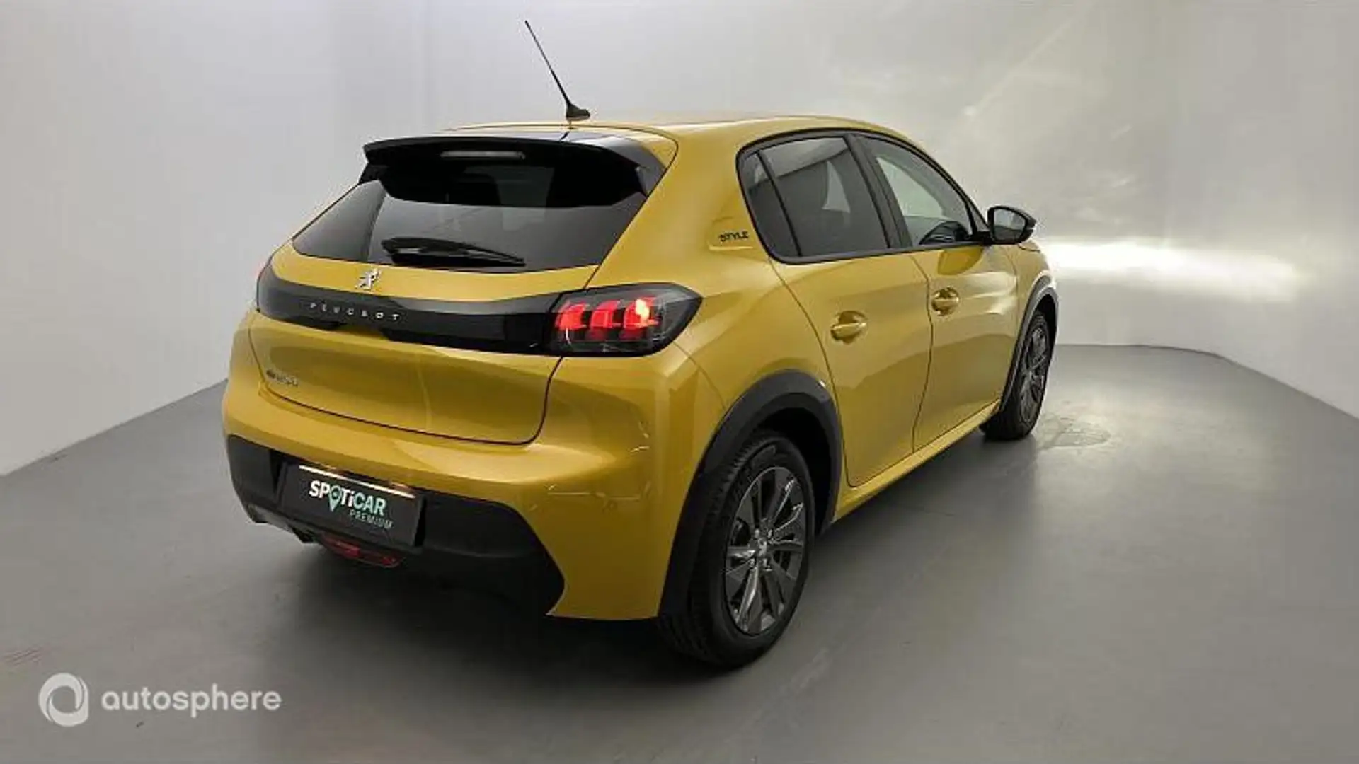 Peugeot 208 e-208 136ch Style - 2