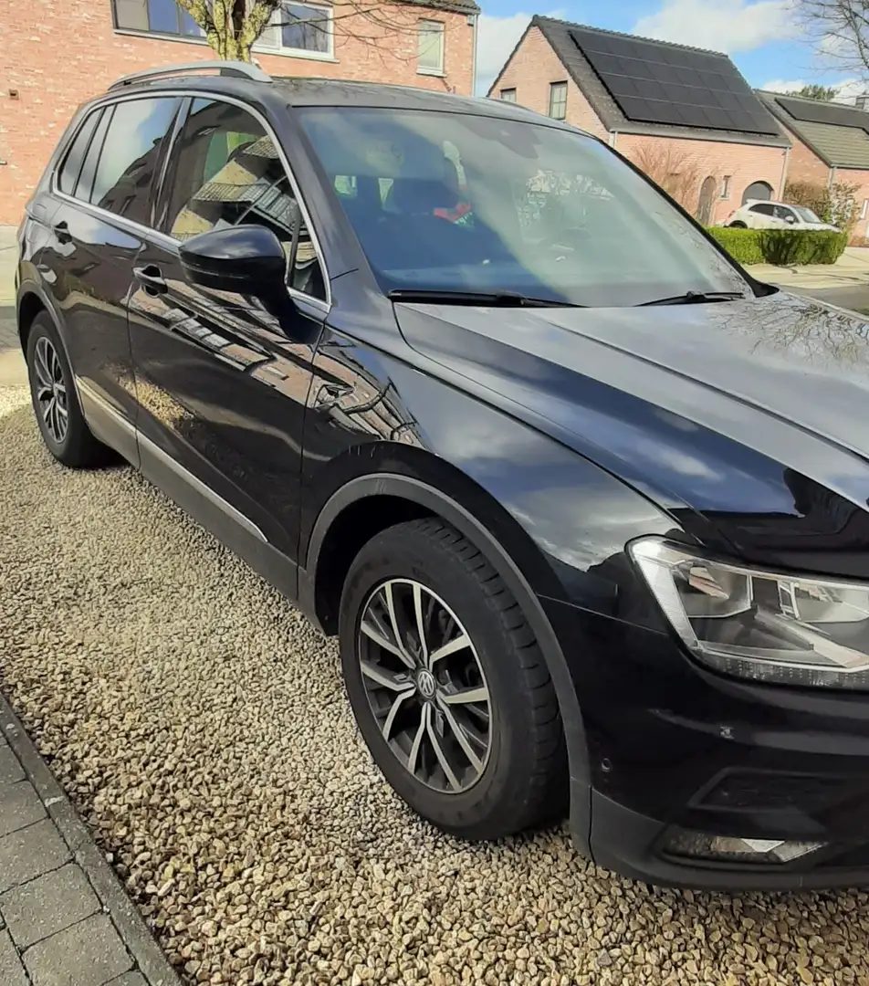 Volkswagen Tiguan Tiguan 2.0 TDi SCR Comfortline (EU6.2) Zwart - 1