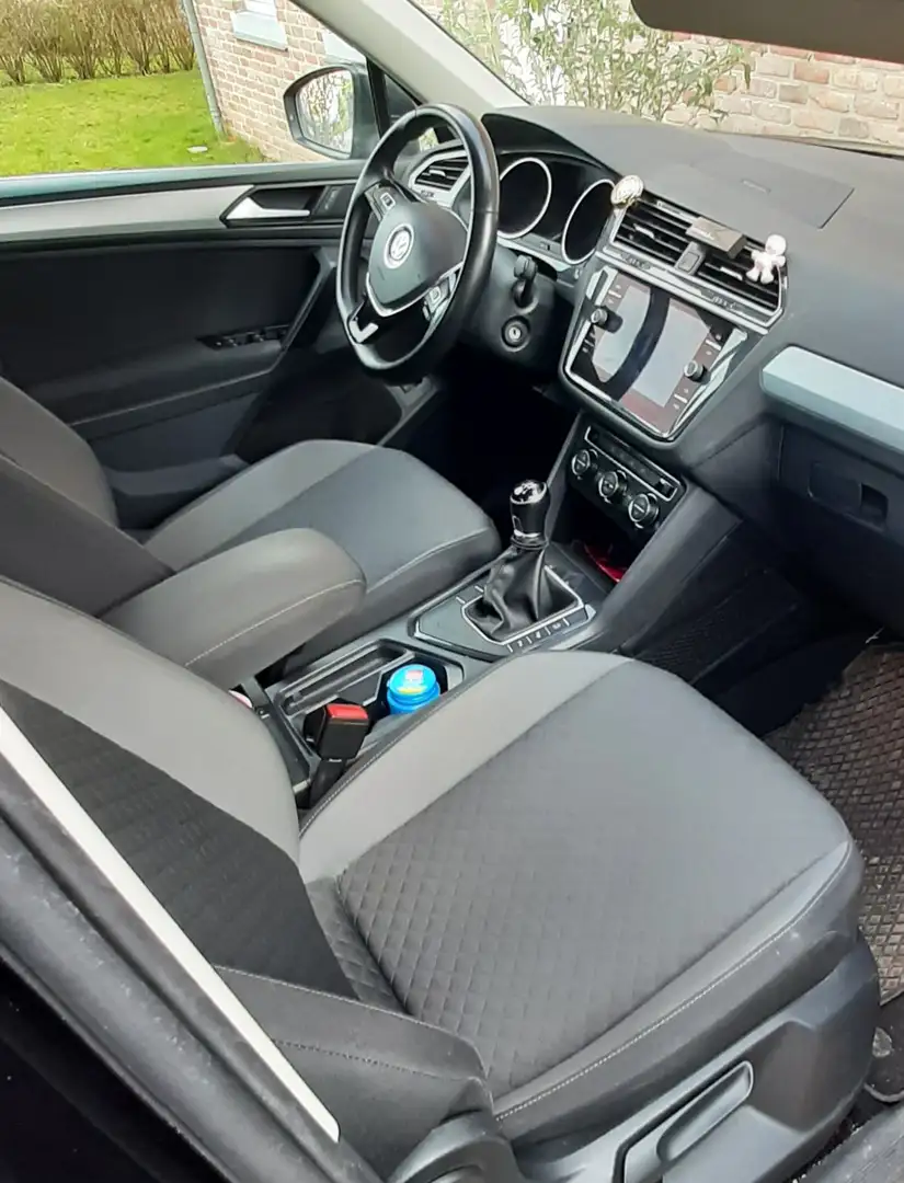 Volkswagen Tiguan Tiguan 2.0 TDi SCR Comfortline (EU6.2) Zwart - 2