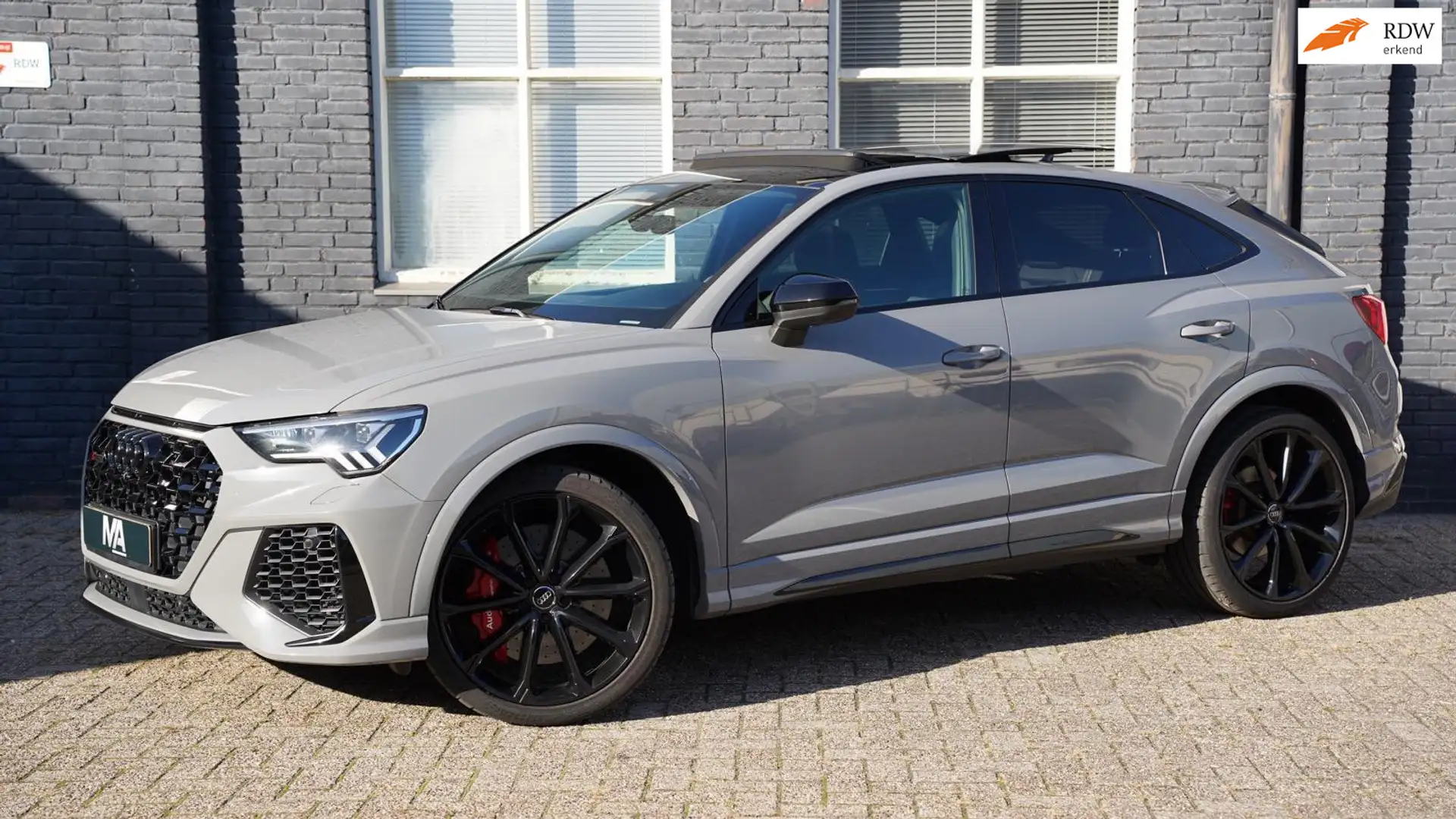 Audi RS Q3 RSQ3 Sportback 2.5 TFSI Quattro Pano|Ceramic|Keyle Grijs - 1