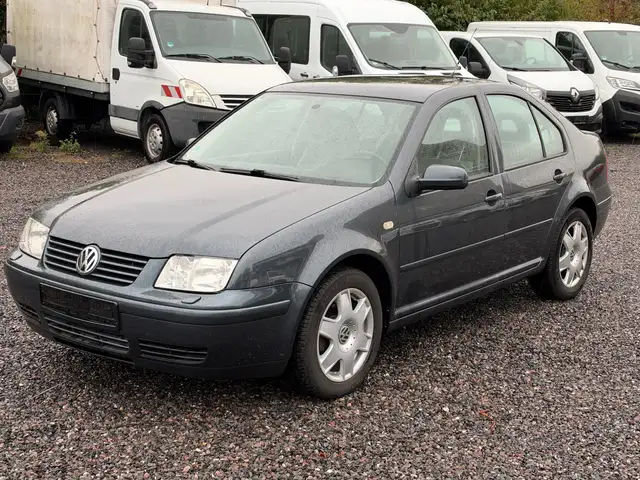 Volkswagen Bora Bora 2.0 Automatik / TÜV 7/28 / Klima