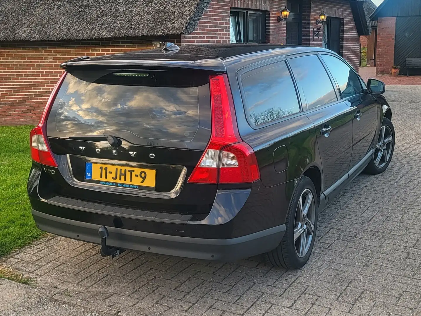 Volvo V70 2.0D Limited Edition Fekete - 2