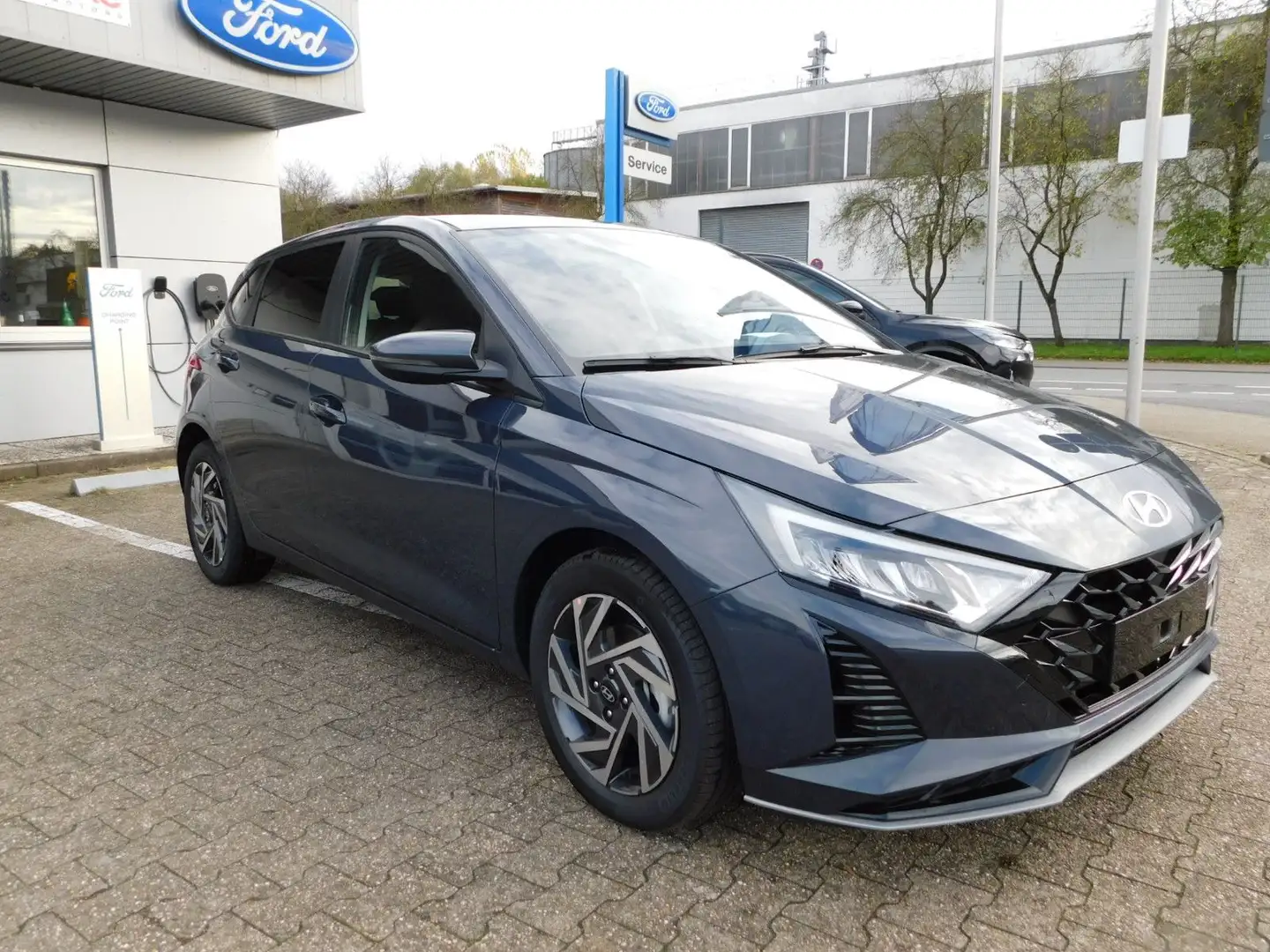 Hyundai i20 Trend 1,0 74kw, Navi / Led / Klima / Alu Grijs - 1