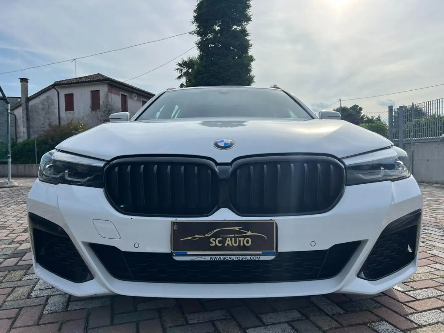 BMW 540 d 48V xDrive Touring Msport Bianco - 2