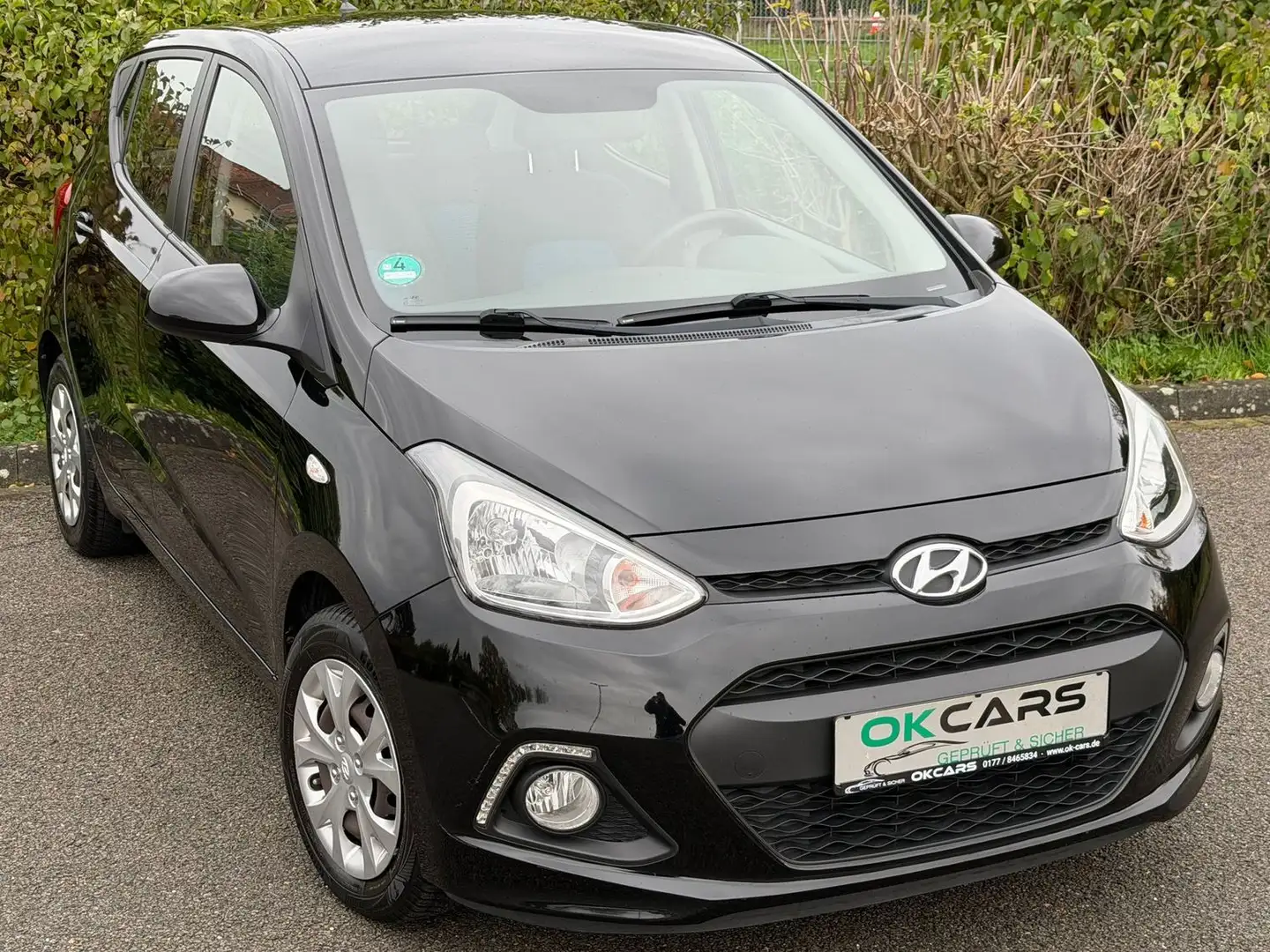 Hyundai i10 Trend AUTOMATIK 1.Hand Schwarz - 2