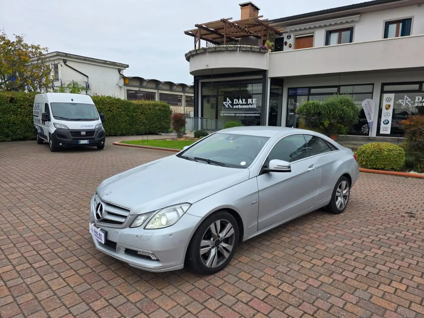 Mercedes-Benz E 250 CDI Coupé BlueEFFICIENCY Avantgarde Grigio - 1
