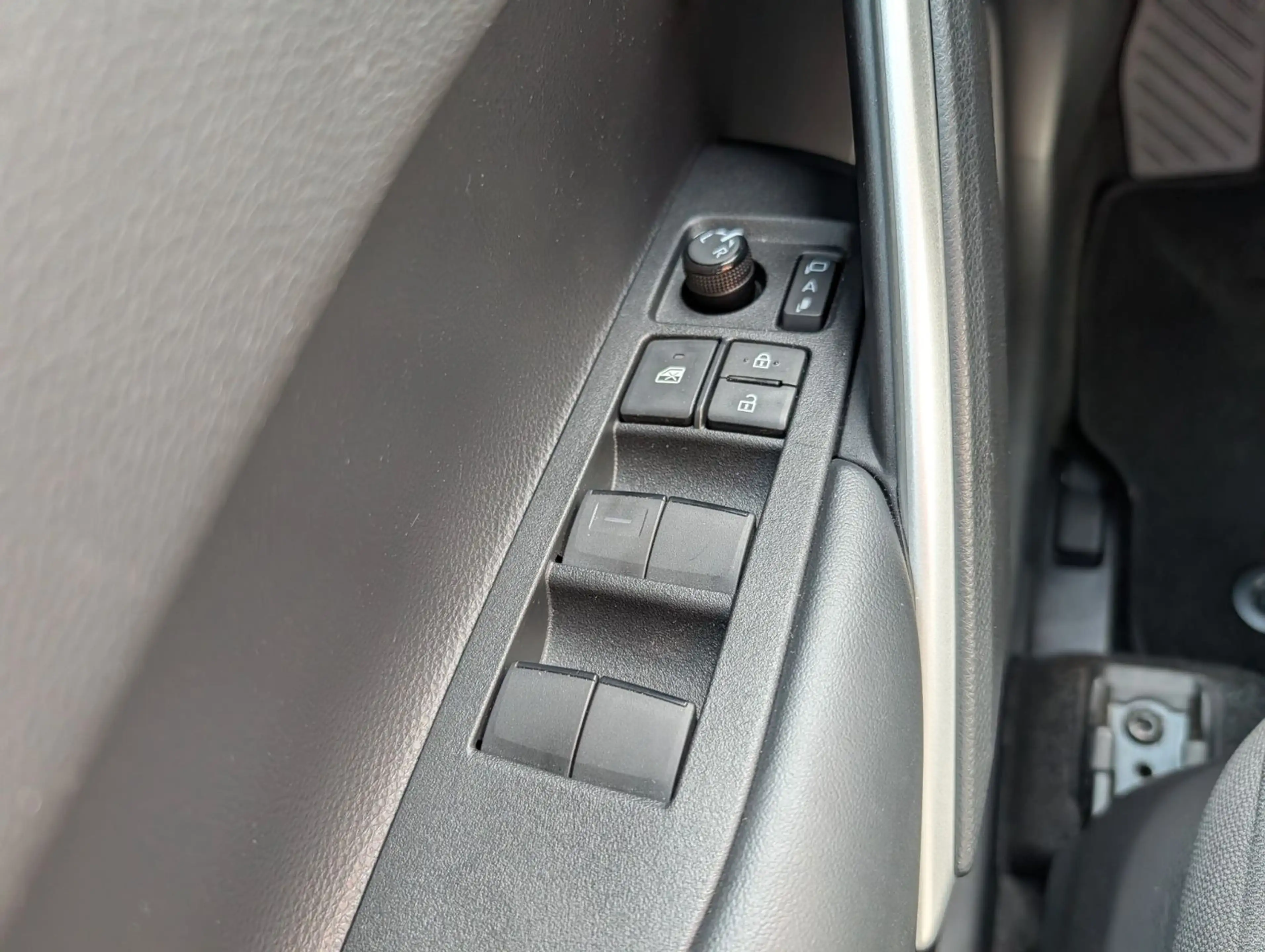 Toyota Corolla Cross 2.0-l-VVT-i Hybrid Style-Comfort — photo 24