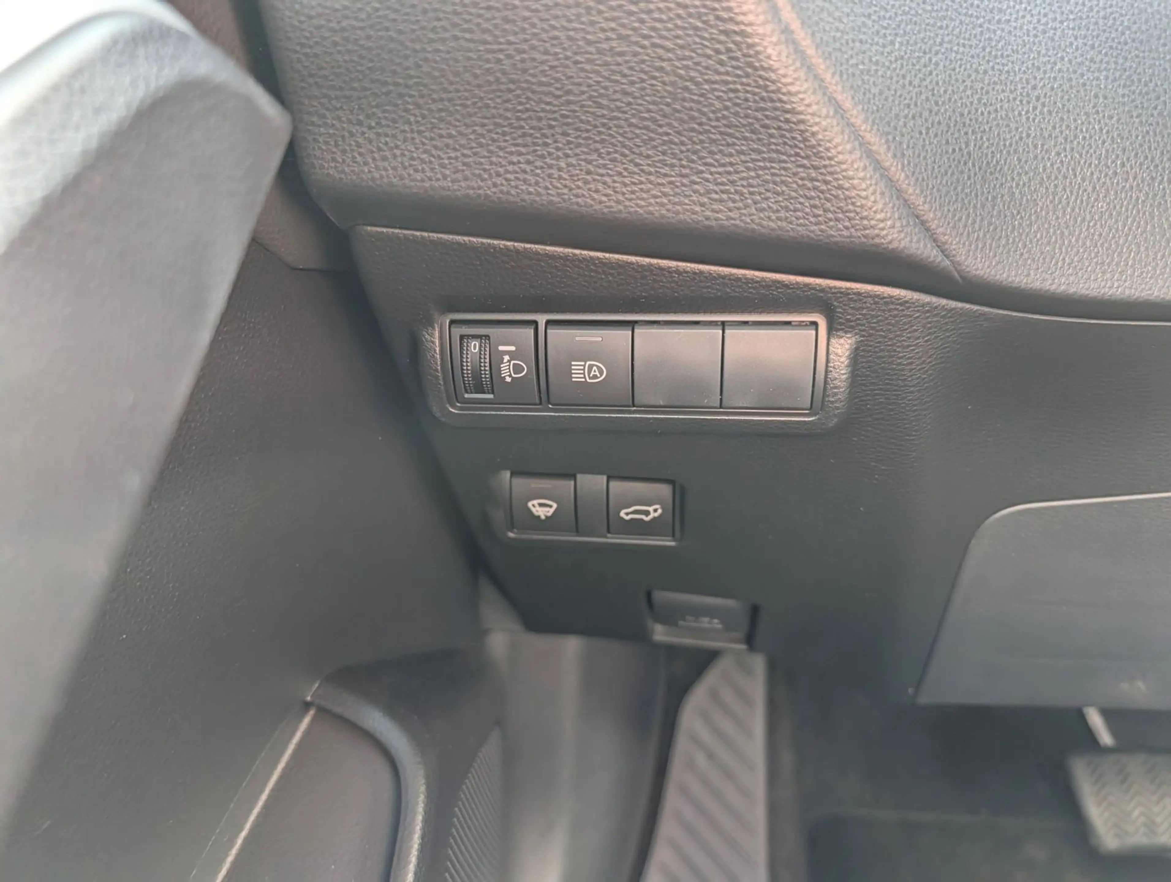 Toyota Corolla Cross 2.0-l-VVT-i Hybrid Style-Comfort — photo 25