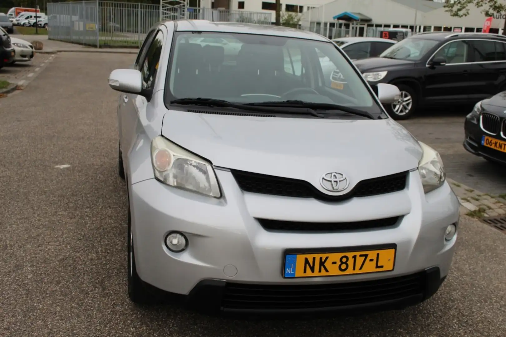 Toyota Urban Cruiser 1.3 VVT-I DYNAMIC Gris - 2