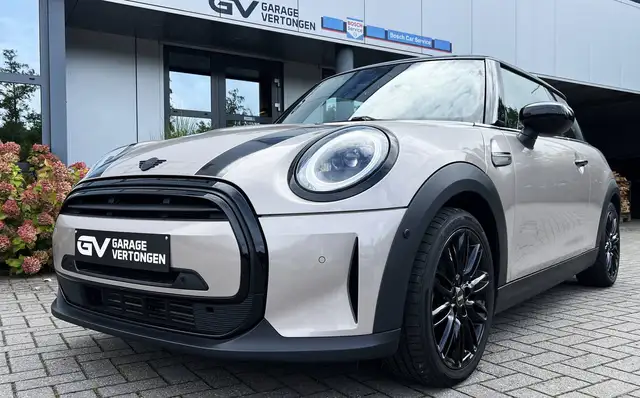 MINI Cooper Mini 1.5 Cooper 136 PK 3 deurs DCT*pano dak*CC*Verkeersbordherk*Lane Assist*Front Assist*Sportzetels