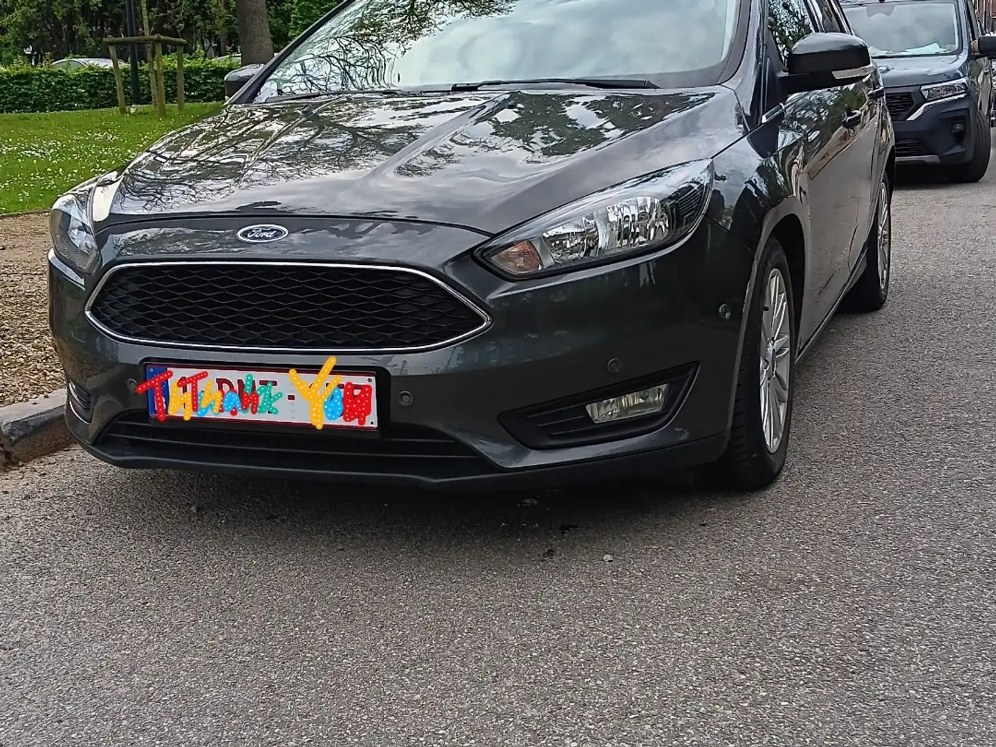Ford Focus 1.0 EcoBoost SYNC Edition Grijs - 1