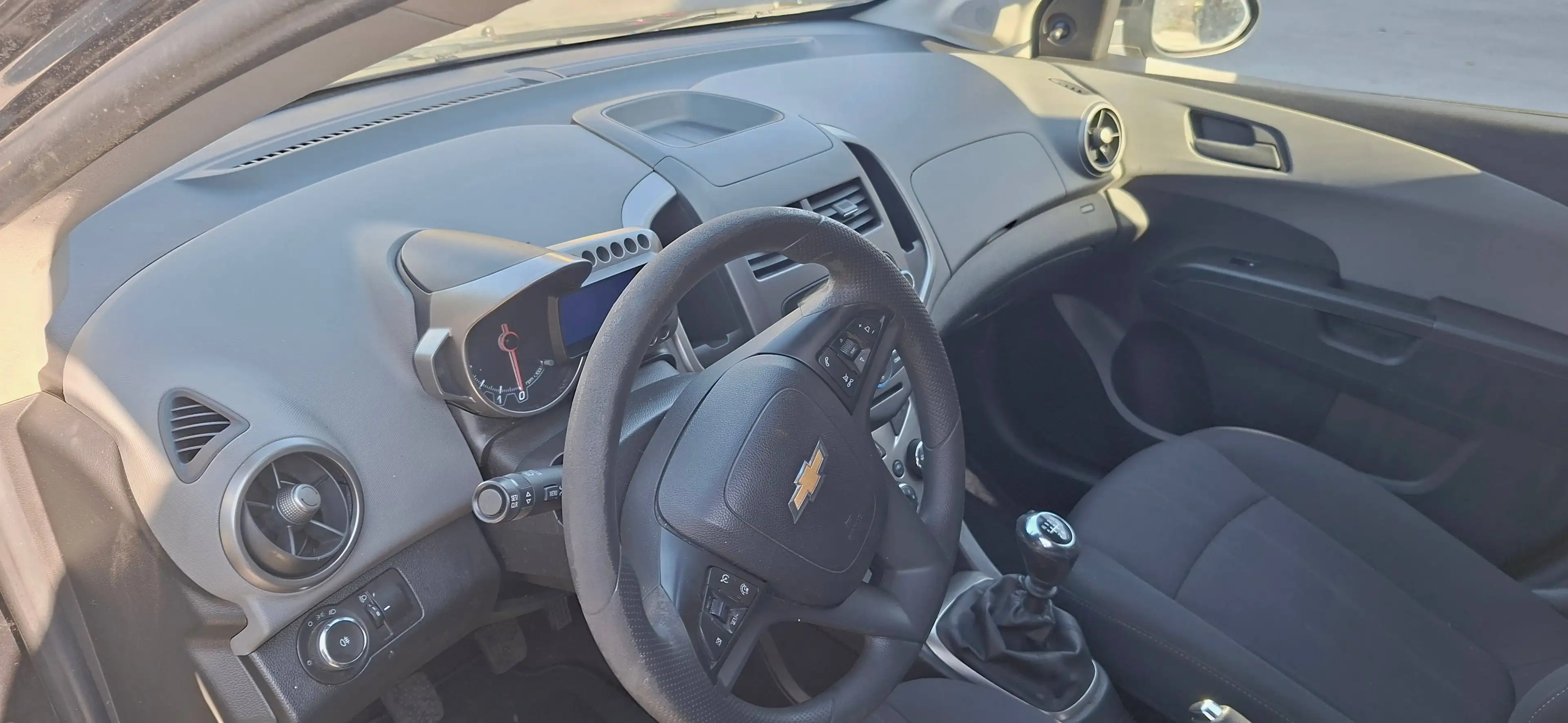 Chevrolet Aveo Aveo hatchback 1.2i LS — photo 5