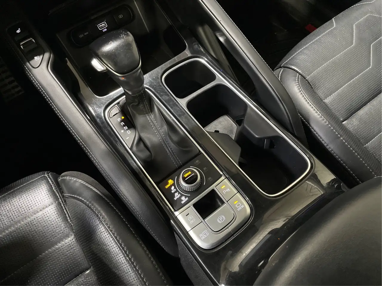 Kia Telluride снимка Kia Telluride
