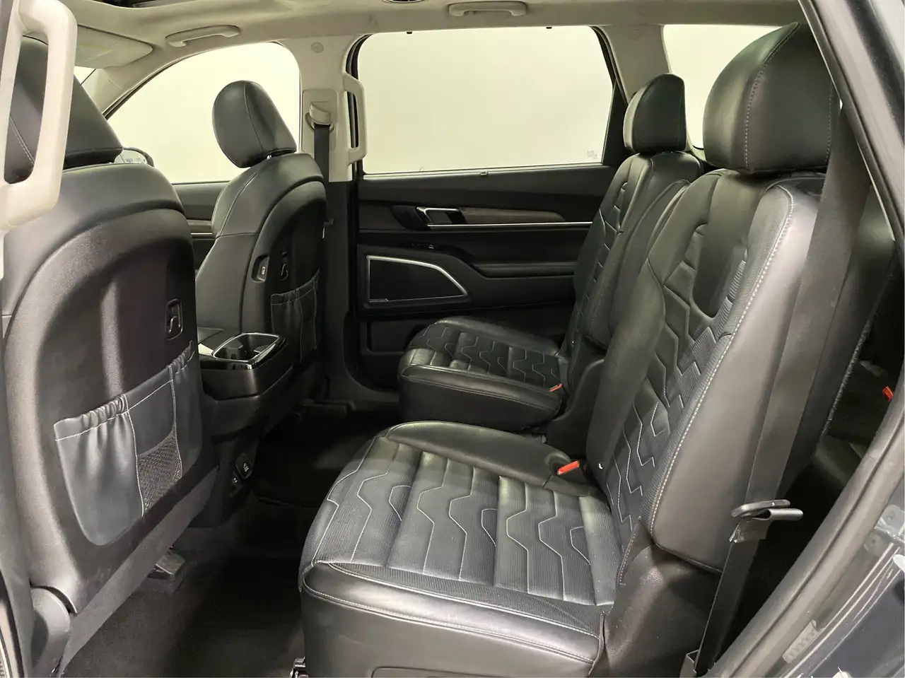 Kia Telluride снимка Kia Telluride