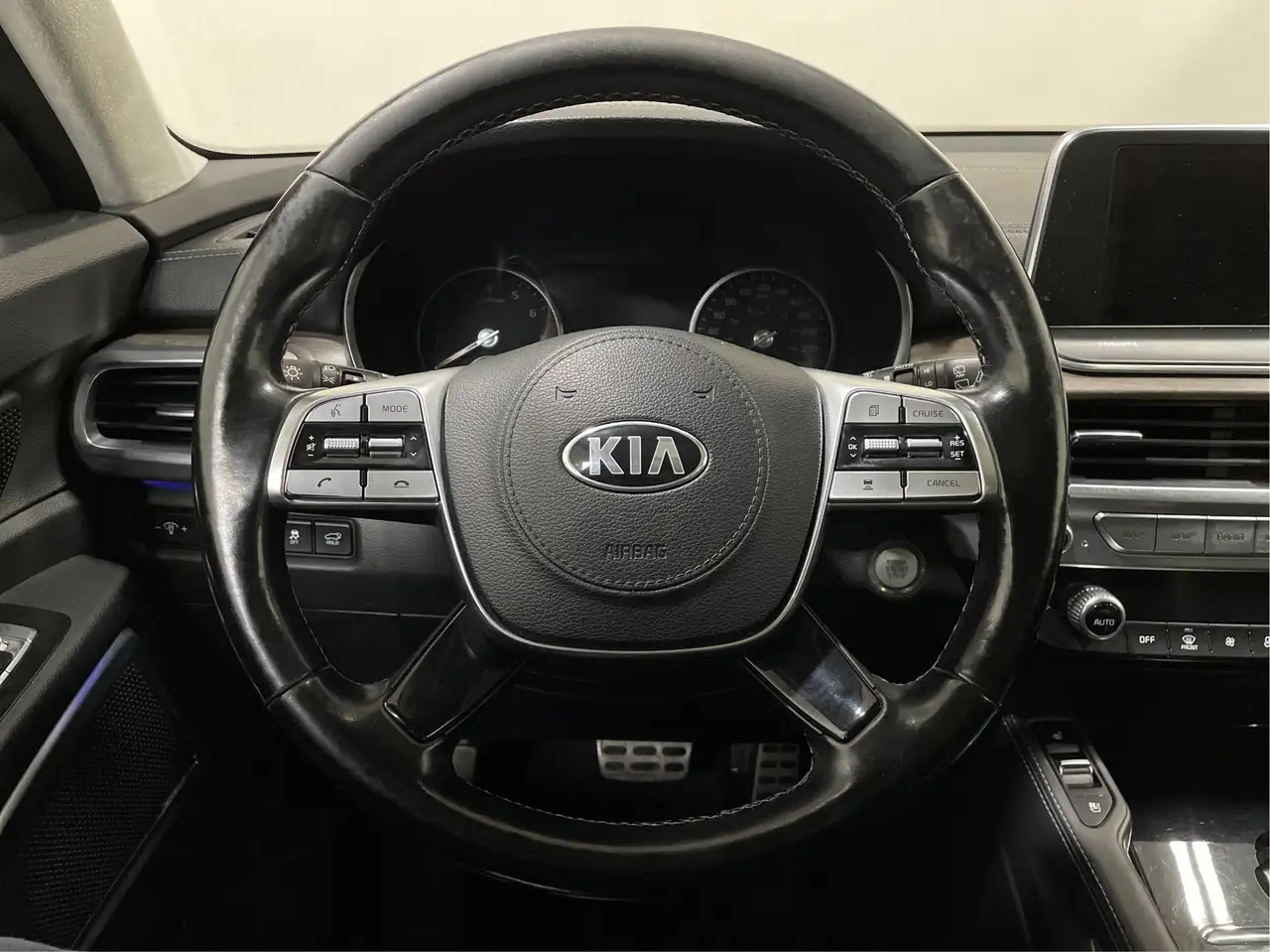 Kia Telluride снимка Kia Telluride