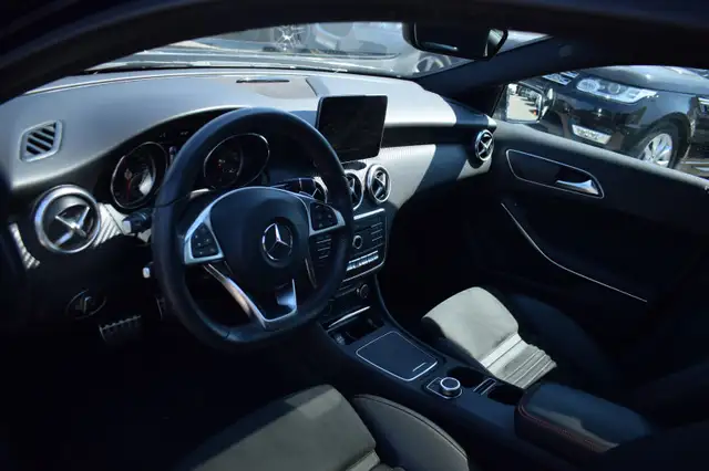 Mercedes-Benz A view 13