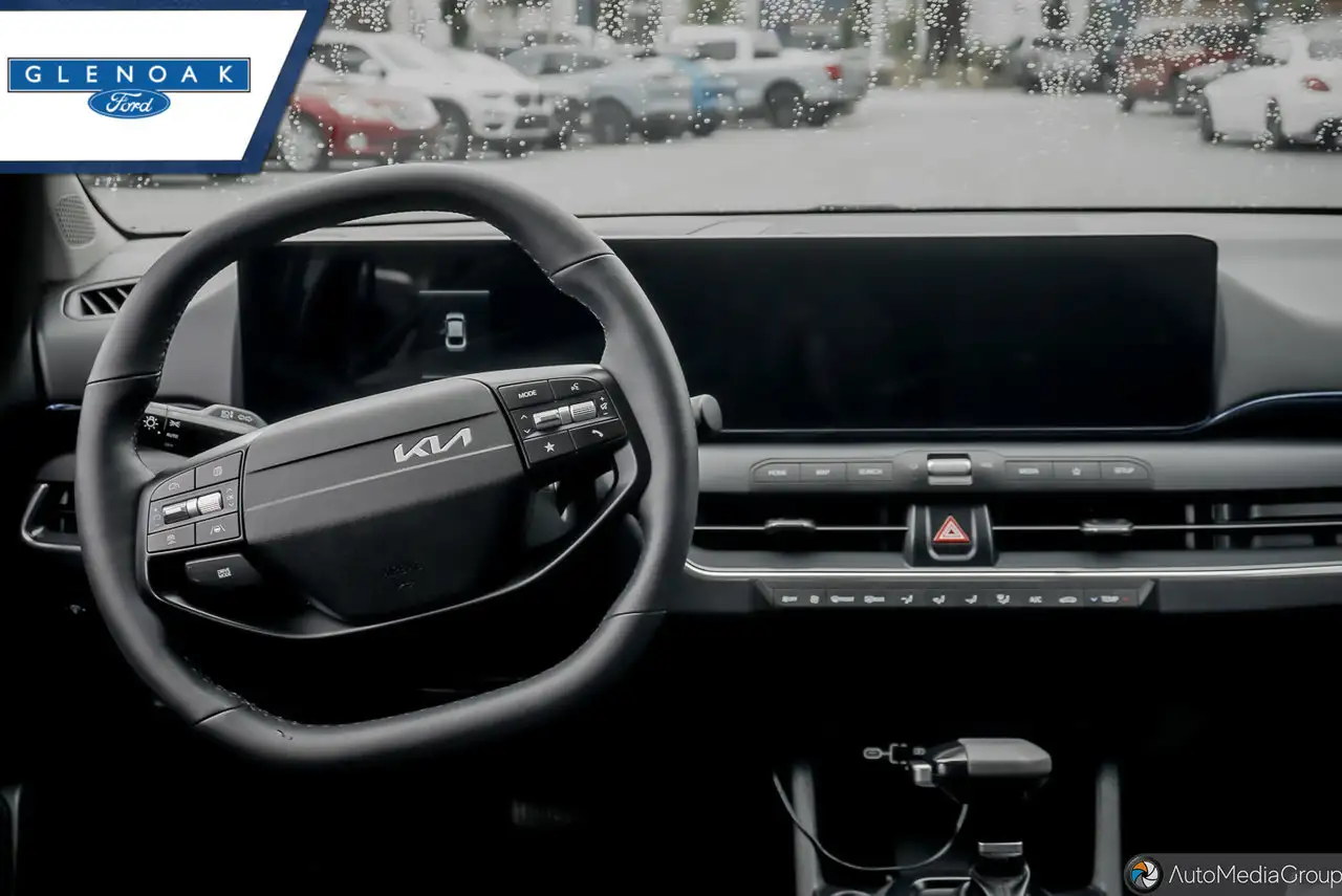 Kia K4 снимка Kia K4