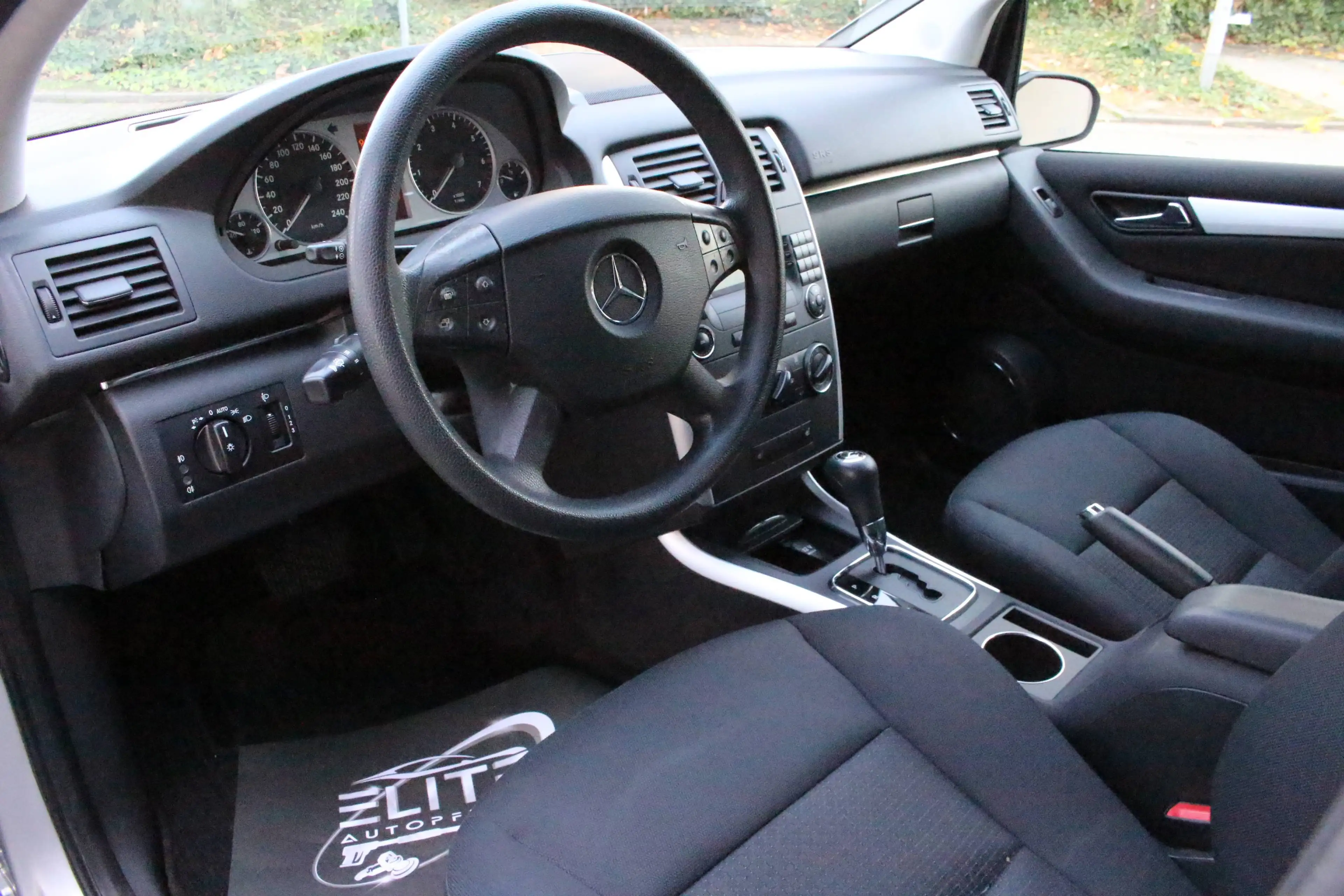 Mercedes-Benz B 200 B 200 (245.233) — photo 10