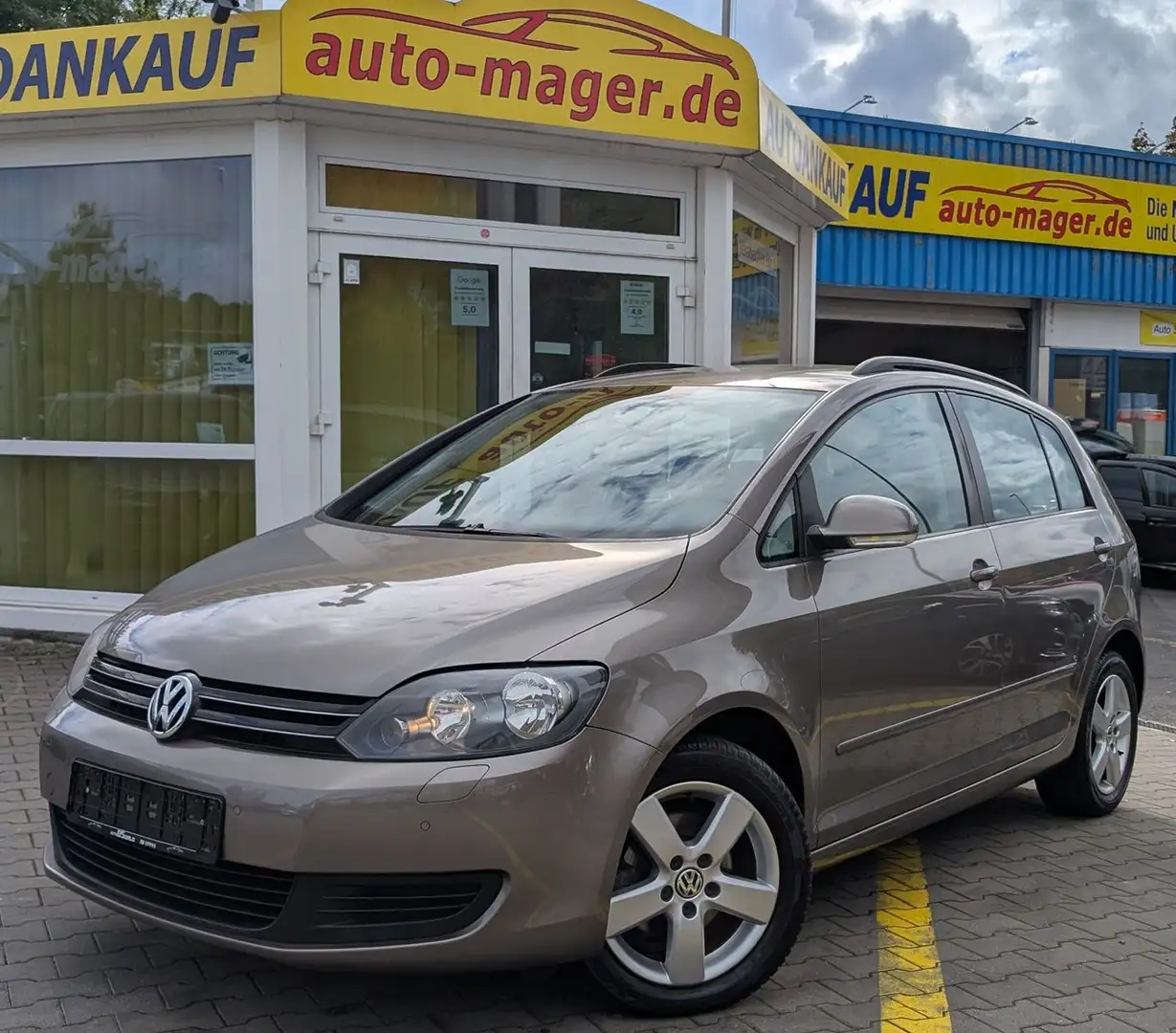 Volkswagen Golf Plus VI Comfortline*2.Hd*PDC*Shz*RentnerFzg Braun - 1