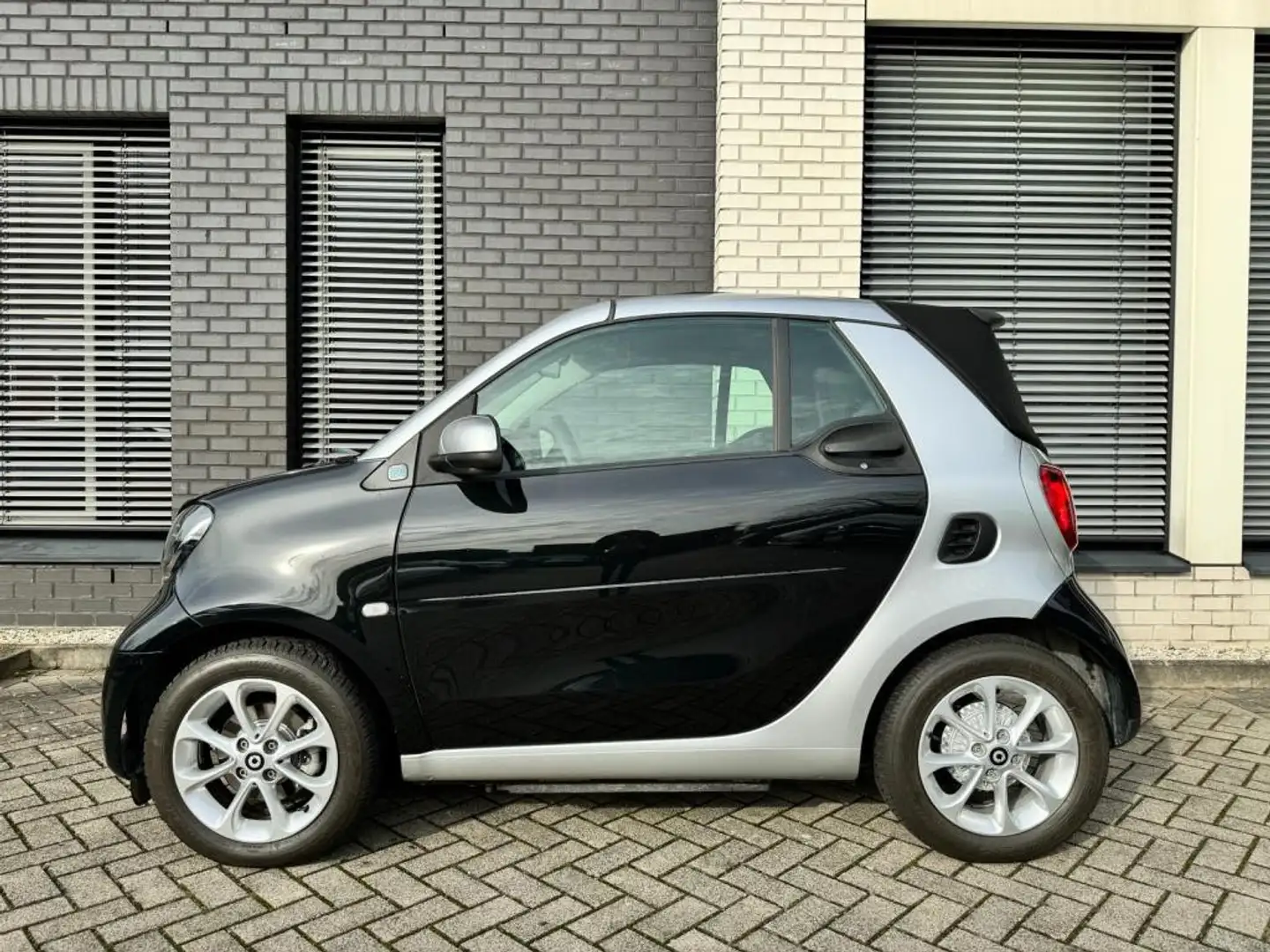 smart city-coupé/city-cabrio EQ Fortwo Comfort | Winterpakket | Subsidie Zwart - 2
