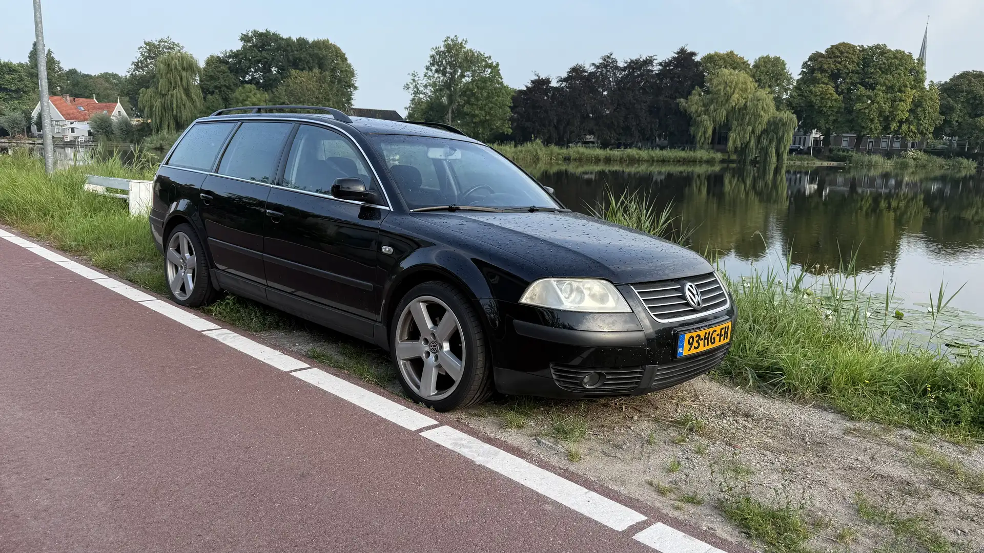 Volkswagen Passat 1.8 Turbo Trendline Zwart - 1