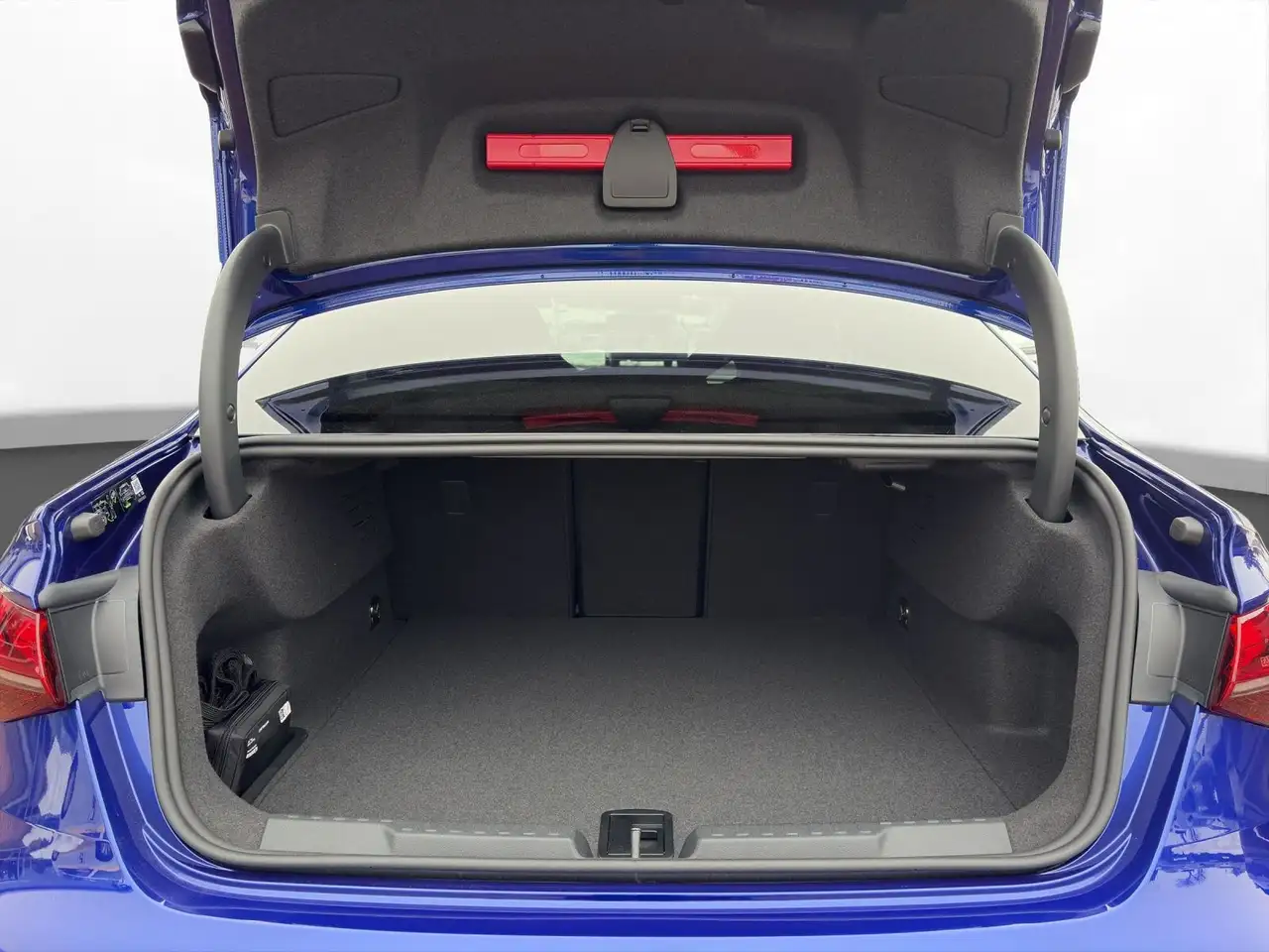 Audi RS3 Limo EXCLUSIVE+KERAMIK+290 KMH+RS-AGA+HUD 10