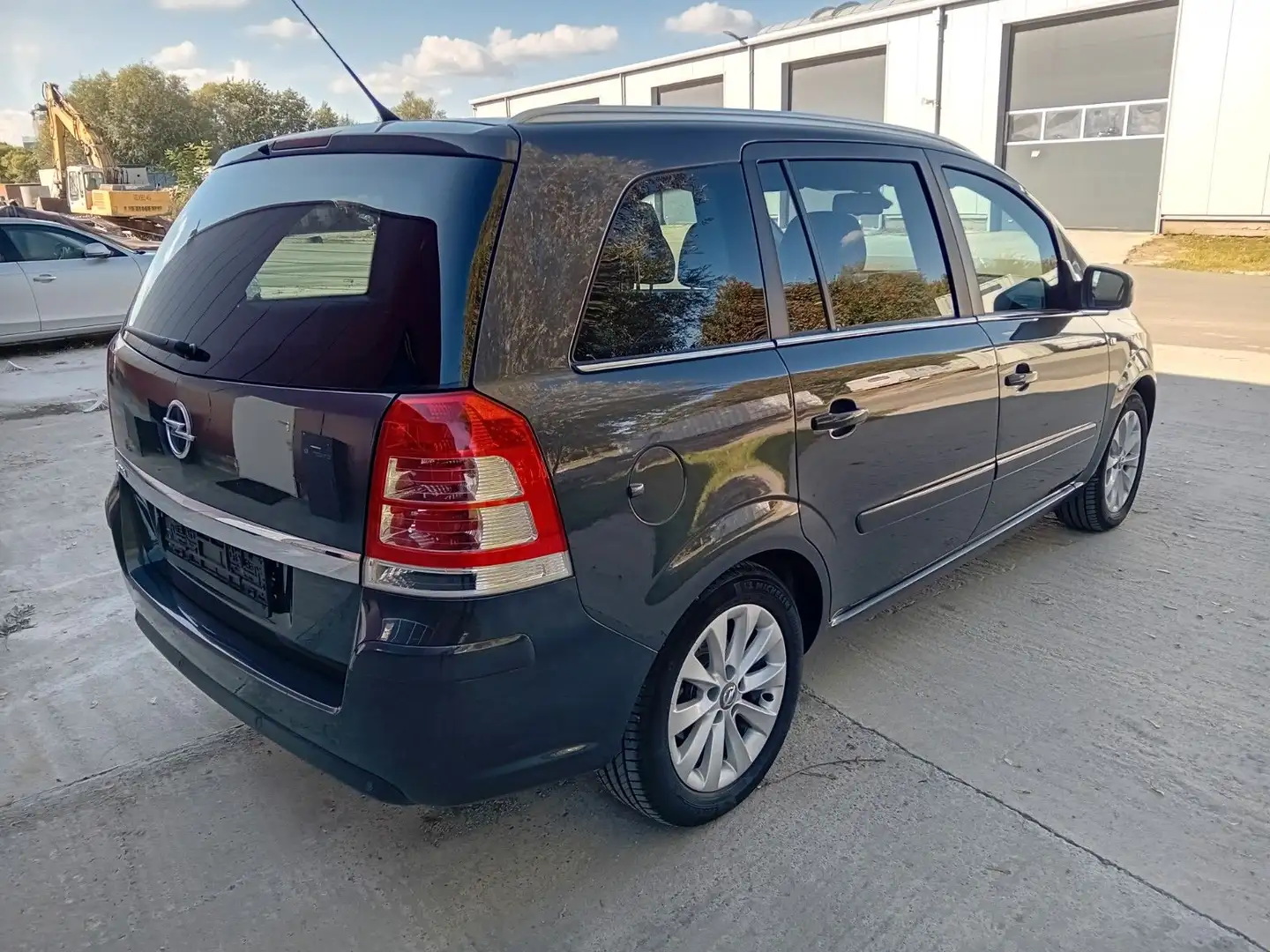 Opel Zafira B 1.8i * 7-Sitzer * ZAHNRIEMEN+INSP+TÜV neu Gris - 2