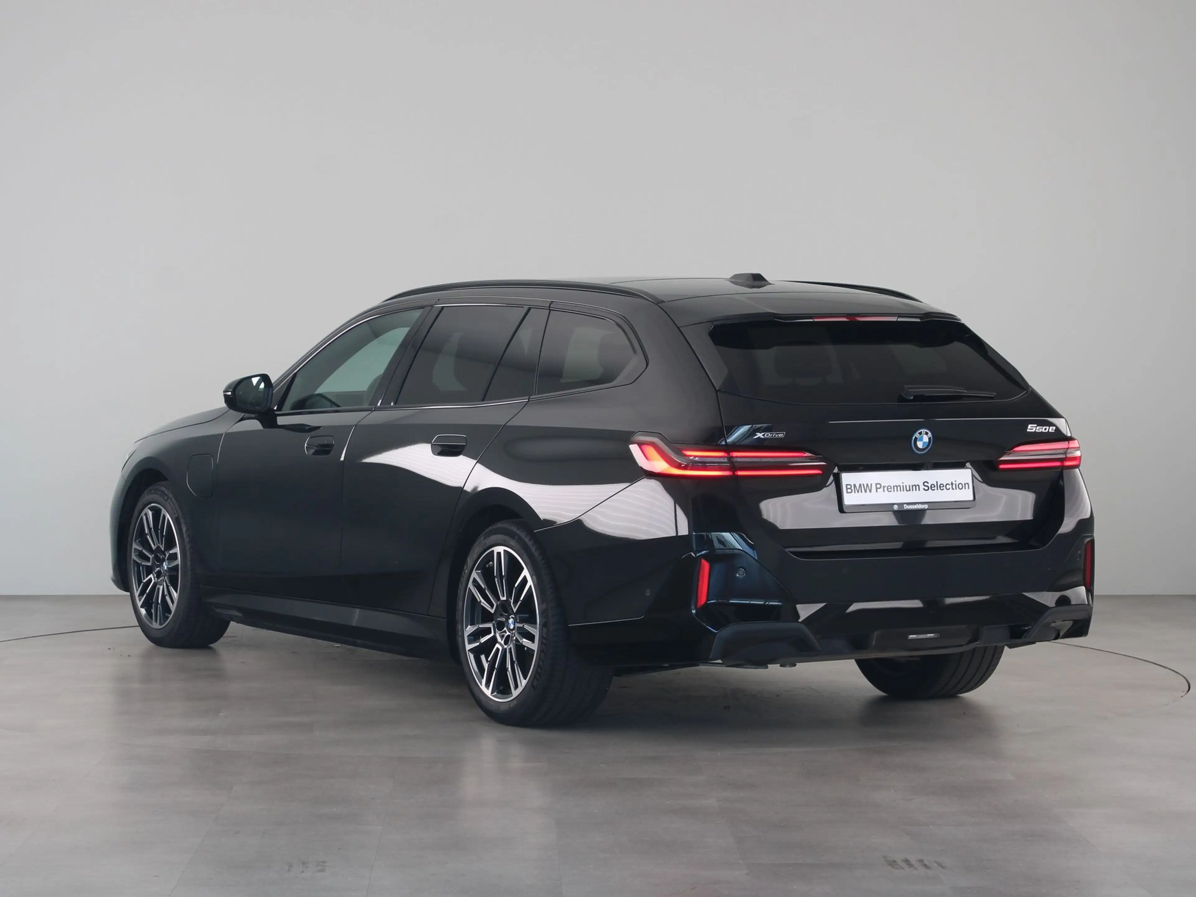 BMW 550 5 Serie Touring 550e xDrive — photo 7
