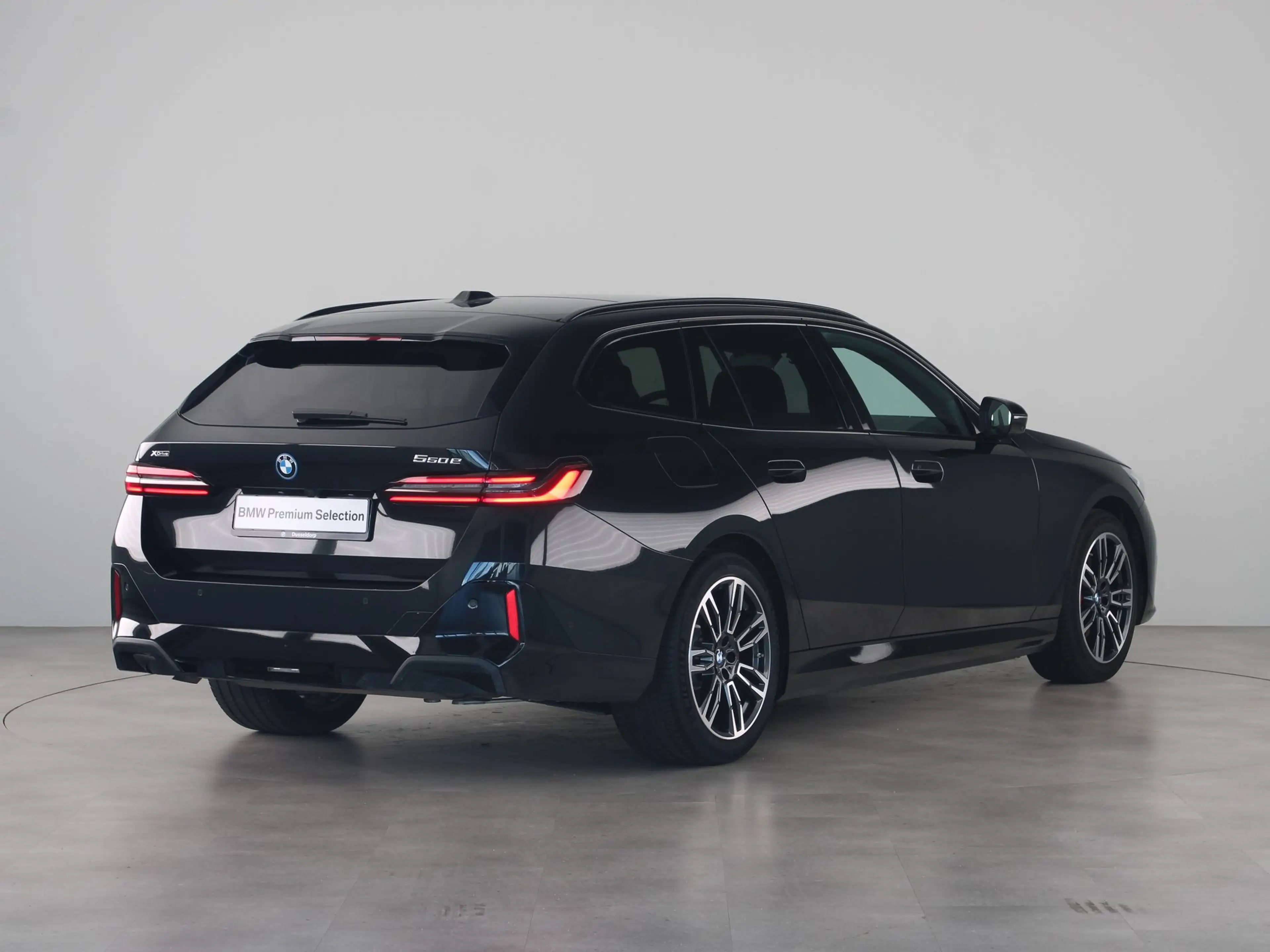 BMW 550 5 Serie Touring 550e xDrive — photo 5