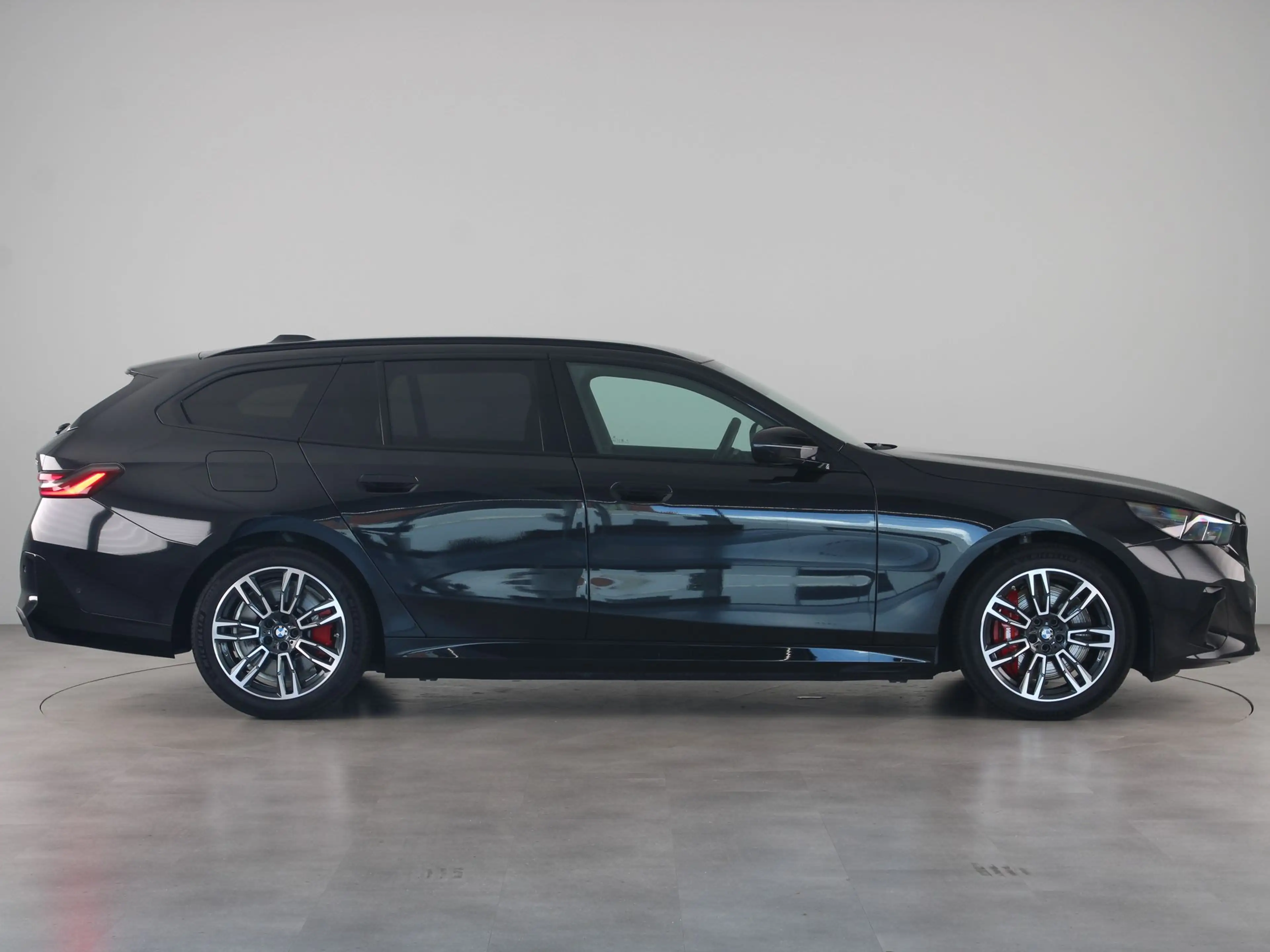 BMW 550 5 Serie Touring 550e xDrive — photo 4