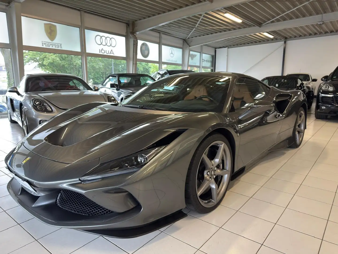 Ferrari F8 Tributo Carbon/Schalensitze/360° Grau - 1