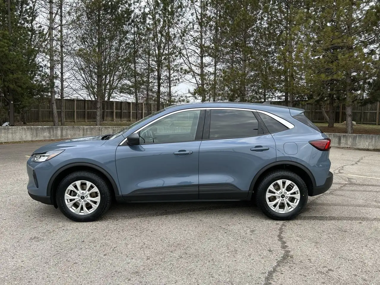 Ford Escape снимка Ford Escape