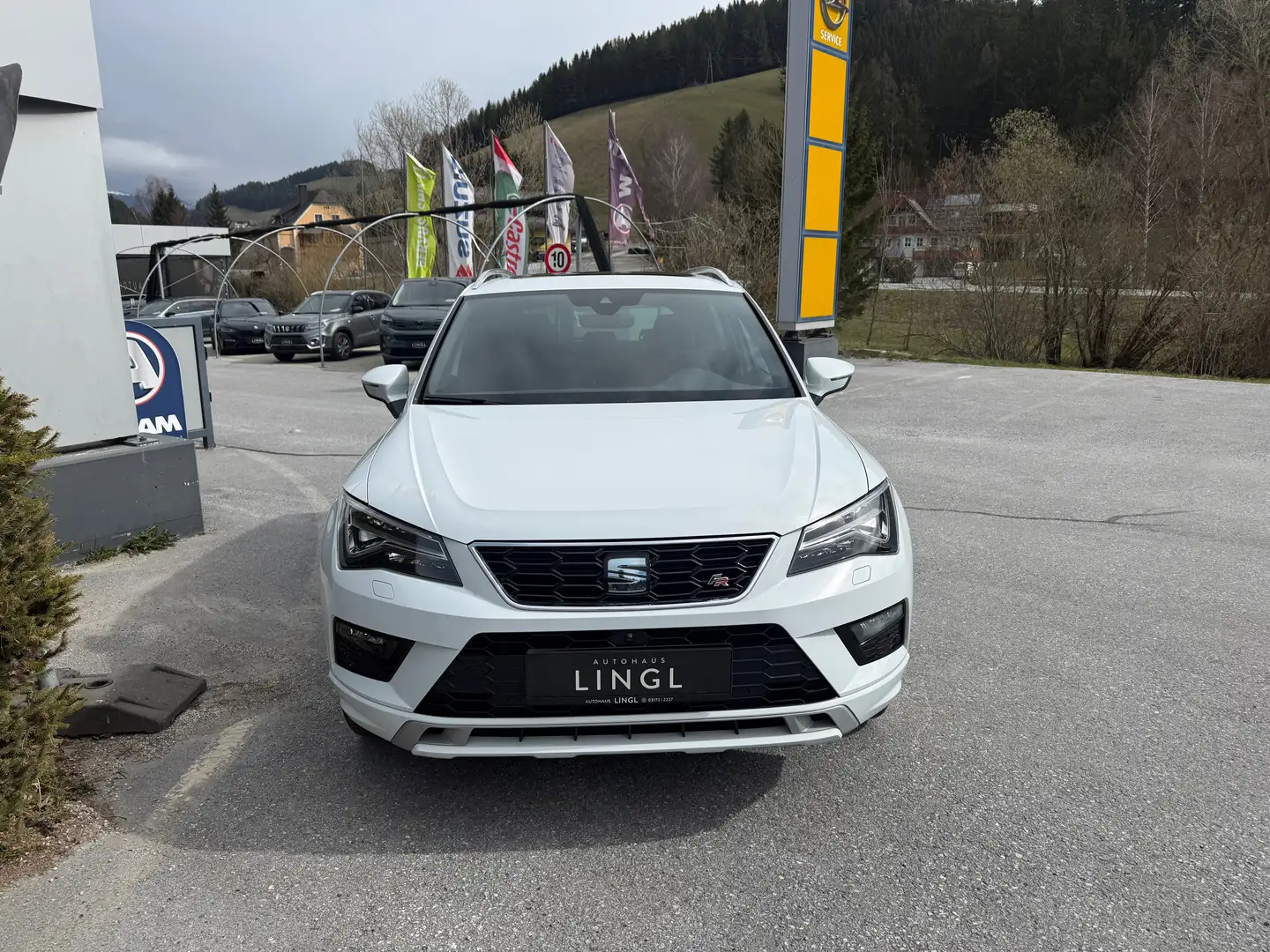 SEAT Ateca 2.0 TSI DSG FR 4Drive *PANO; AHV* Weiß - 2