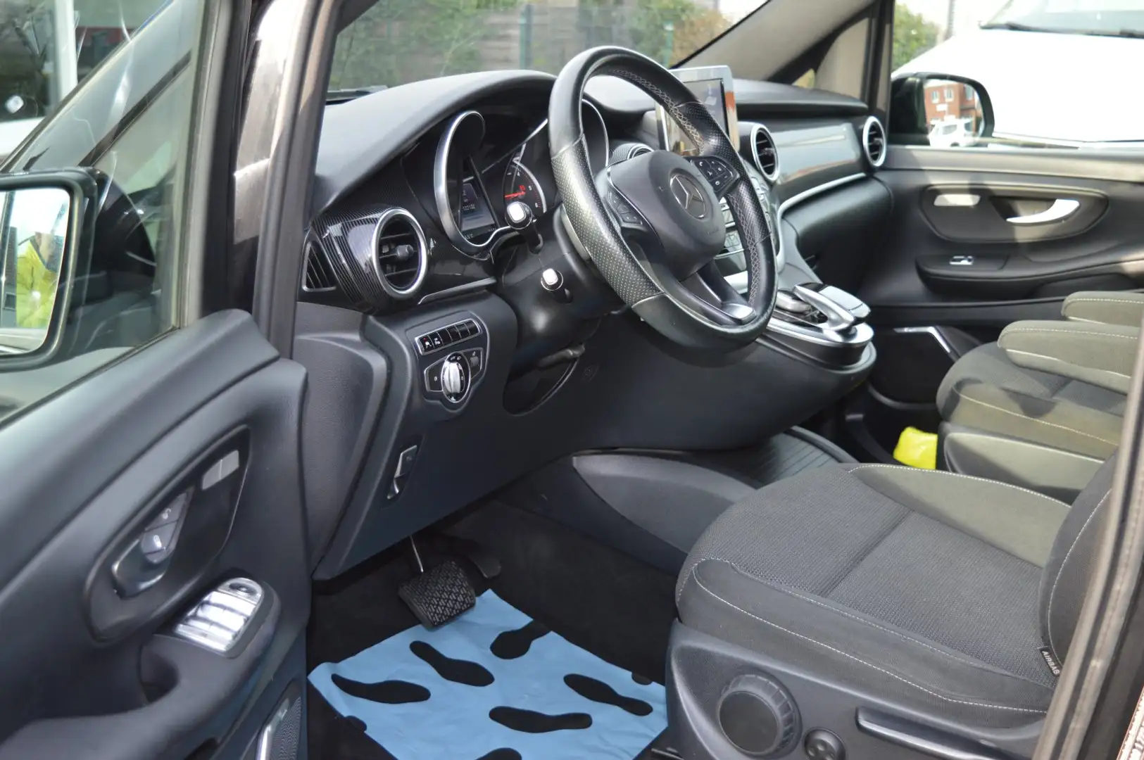 Mercedes-Benz V 220 d BlueTec 7G-Tronic EDITION lang AHK/Navi/R-Kam/So Noir - 2