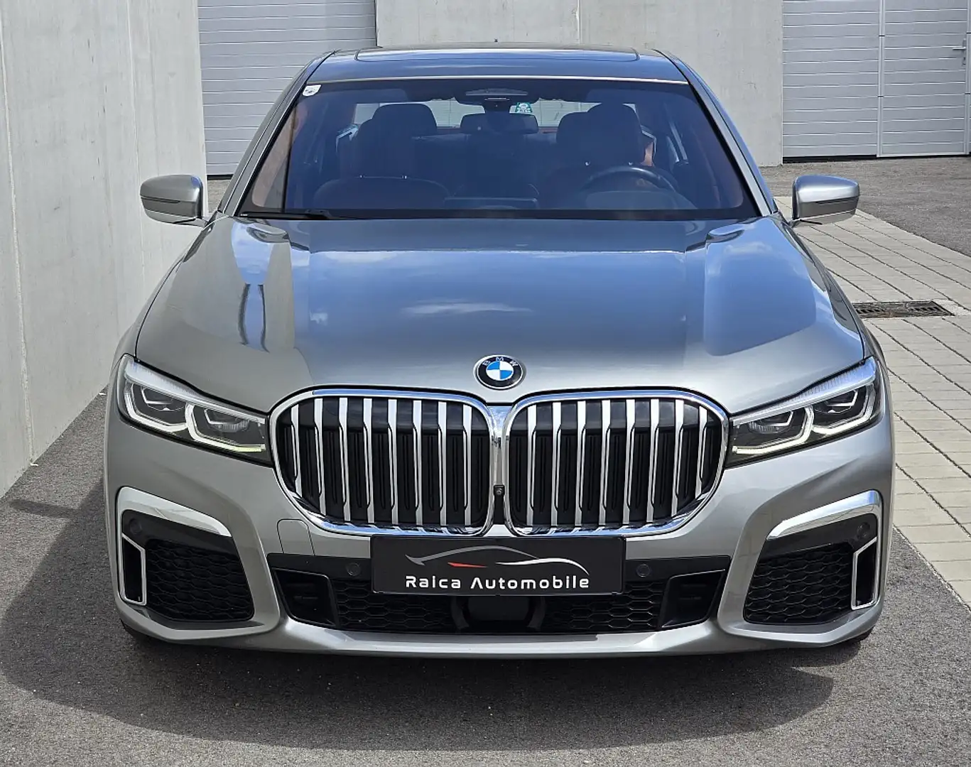 BMW 745 e Individual M Grau - 2