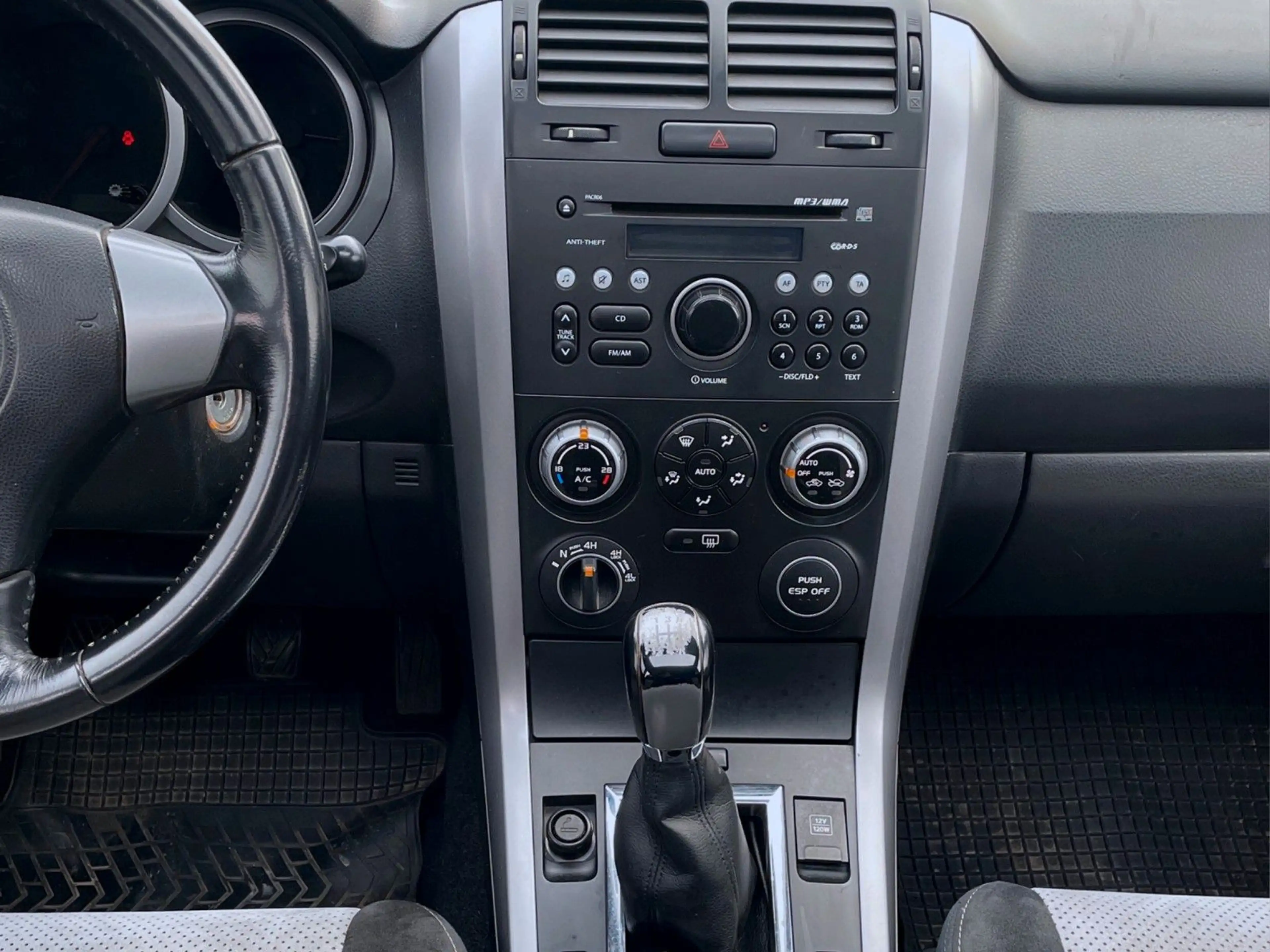 Suzuki Grand Vitara 2.0 Comfort+ AHK~Xenon~MFL~SHZ — photo 15