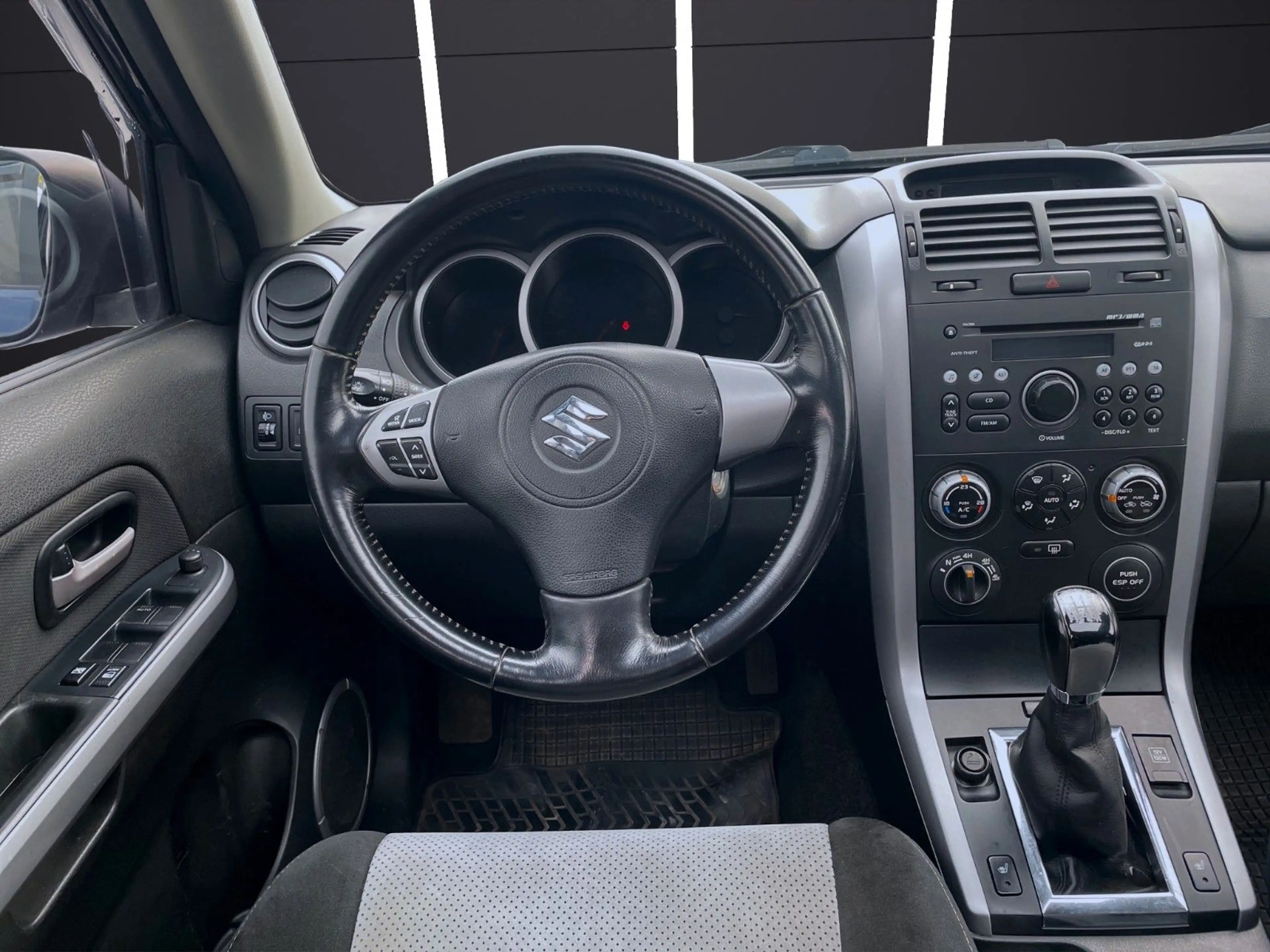 Suzuki Grand Vitara 2.0 Comfort+ AHK~Xenon~MFL~SHZ — photo 14