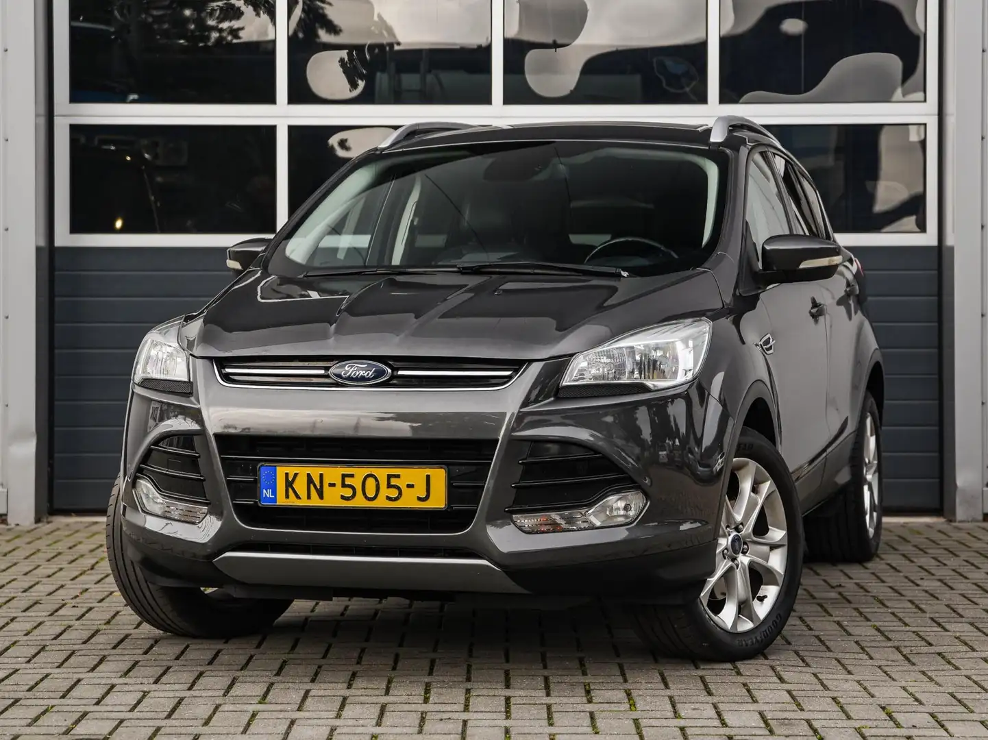 Ford Kuga 2.0 TDCI Titanium | Navi | Camera | PDC v+a | Half Gris - 1