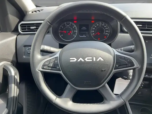 Dacia Duster view 11