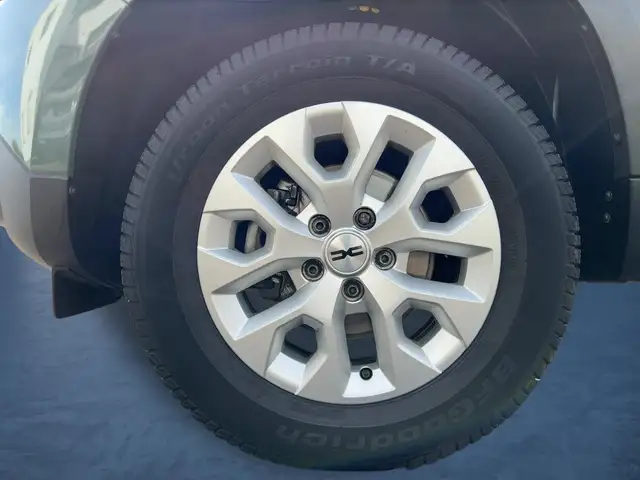 Dacia Duster view 22