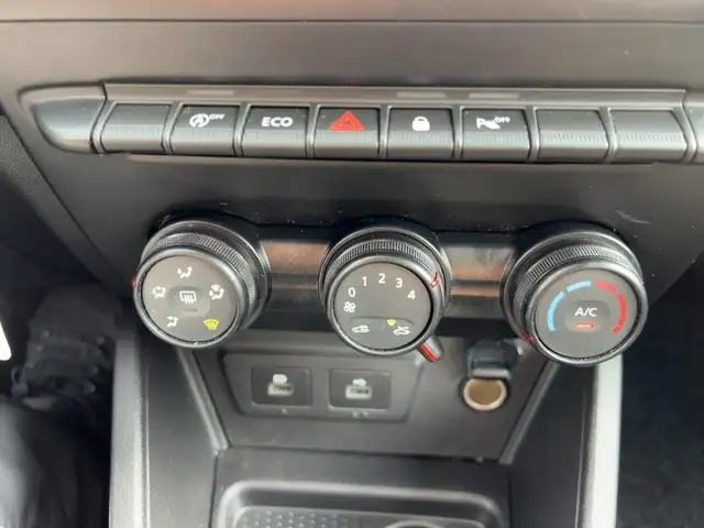 Dacia Duster view 16