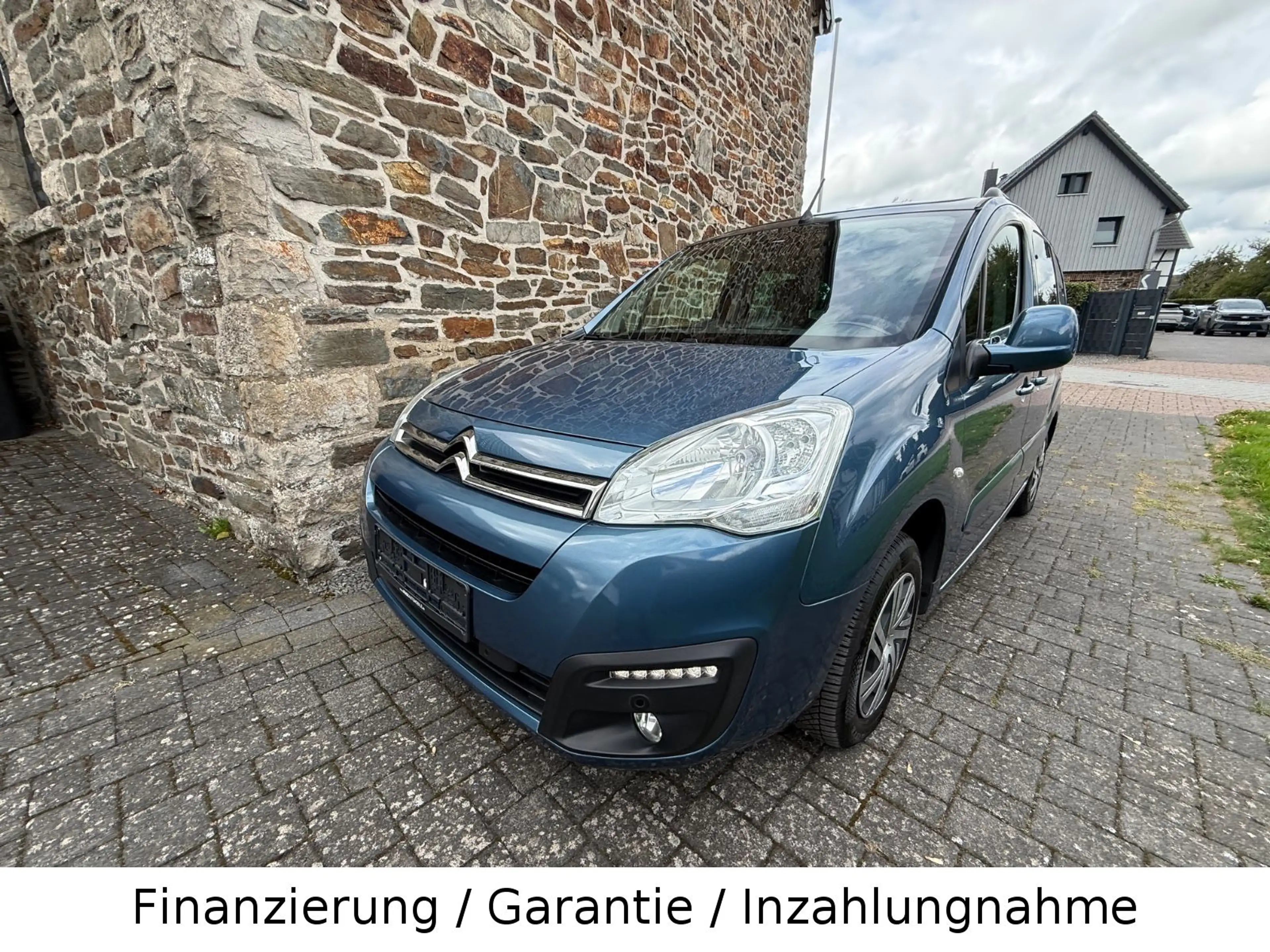 Citroen Berlingo Kombi Shine Automatik / CarPlay / AHK — photo 11