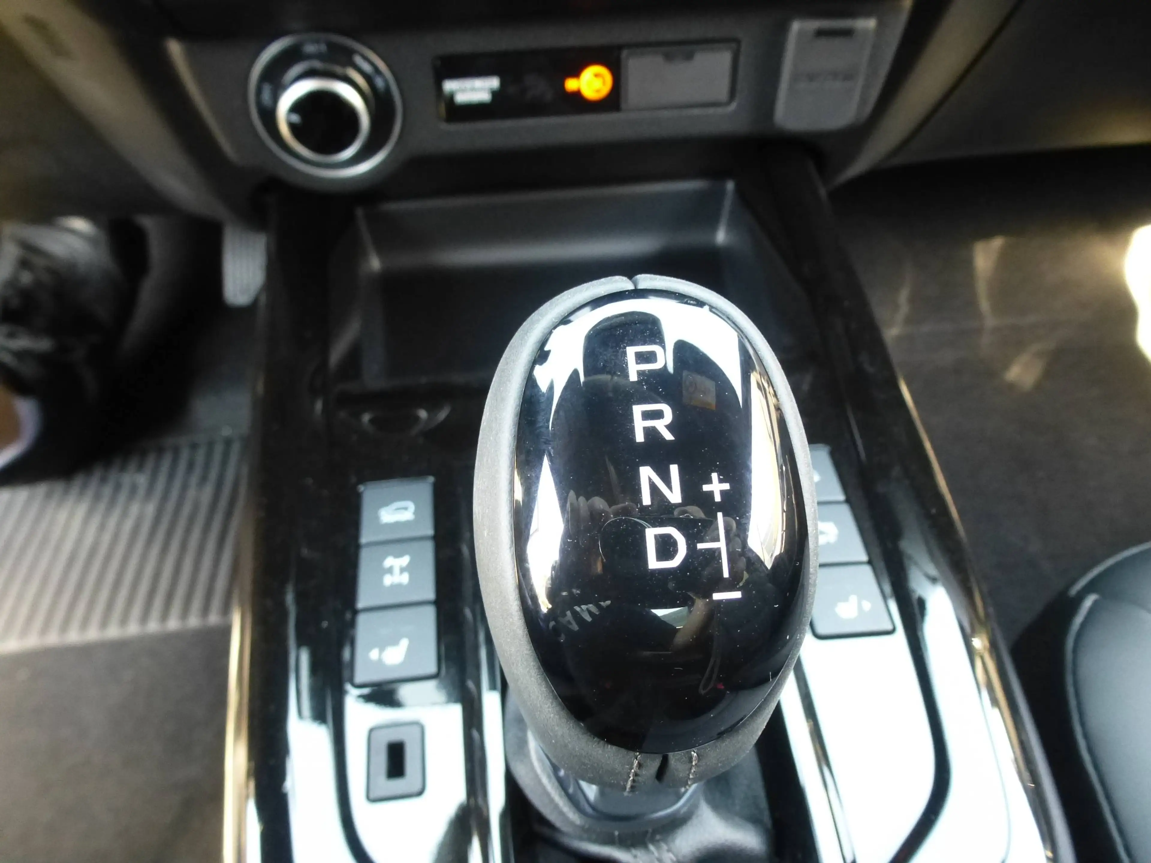 Isuzu D-Max D-Max 2.2 Space Cab 4WD AT V-Cross — photo 14