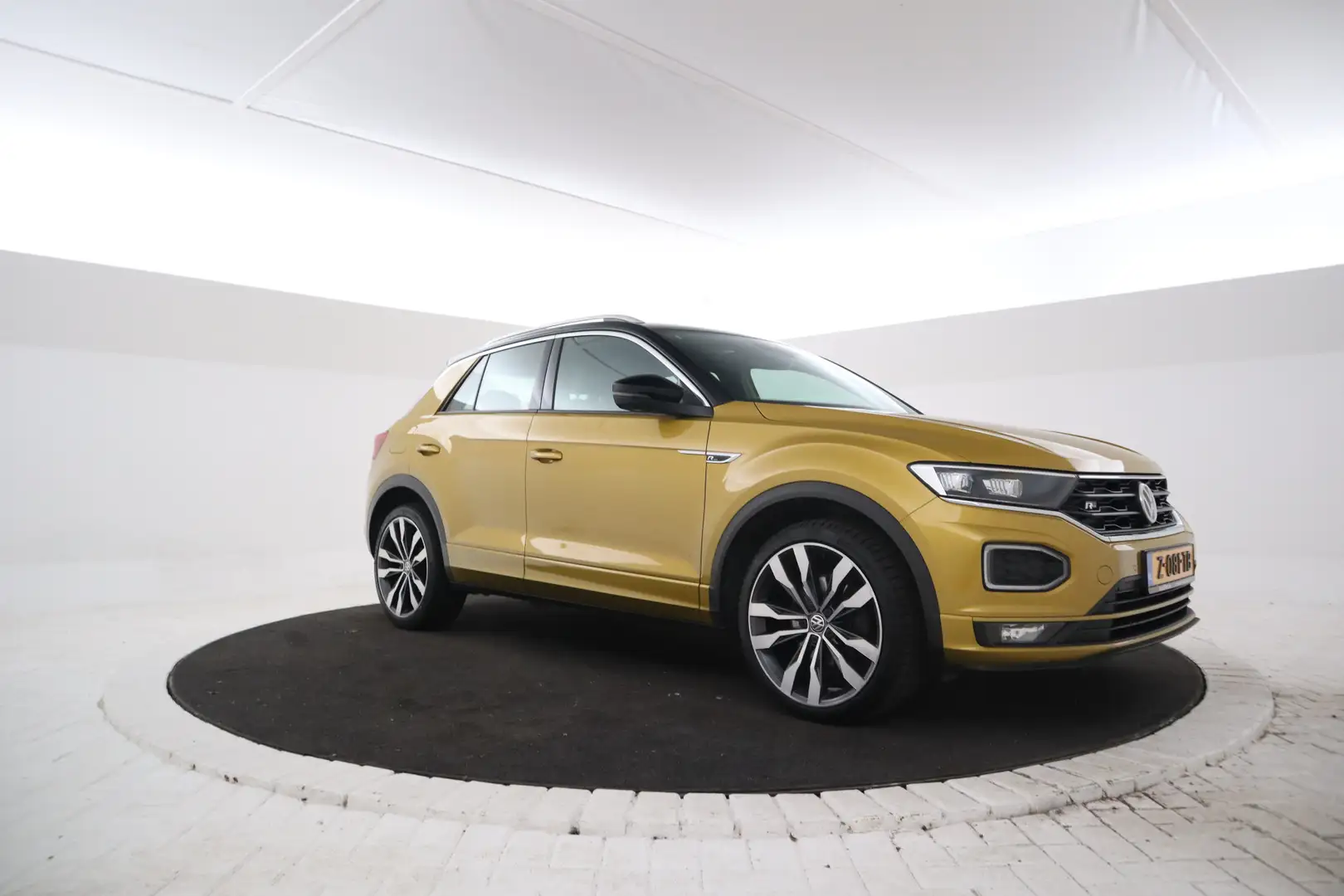 Volkswagen T-Roc 1.5 TSI Sport Business R Automaat, R-line, Virtual Jaune - 2