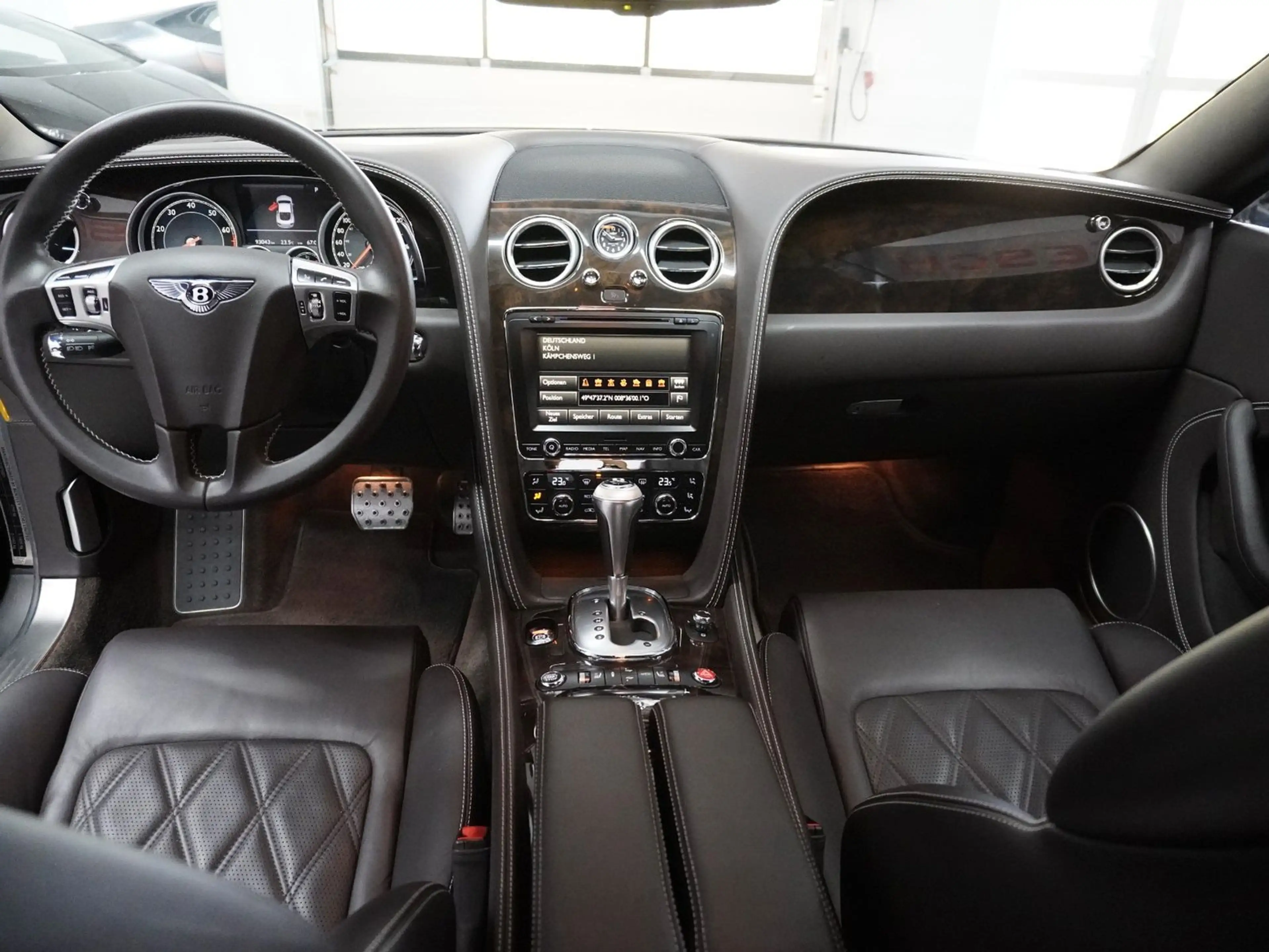 Bentley Continental W12 GT Speed 2.Hd. NAVI LEDER — photo 10