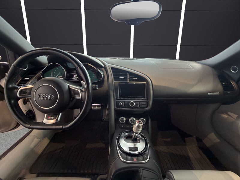 Audi R8 V10 5.2FSI|Keramik|MagRide|B&O|KlappenAGA|AWD — photo 11