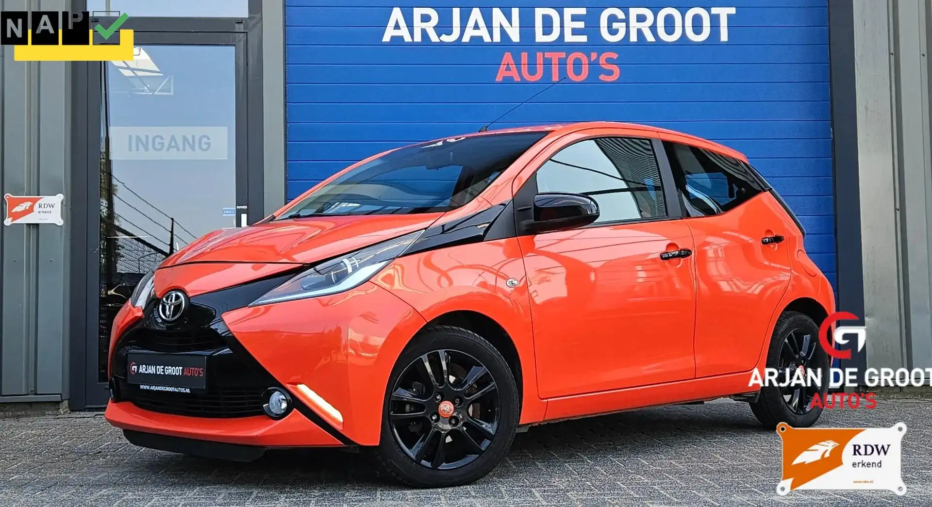 Toyota Aygo 1.0 VVT-i AUTOMAAT Clima Keyles Camera LM velgen Rojo - 1