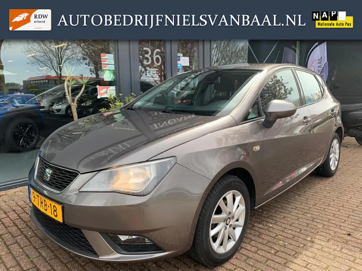 SEAT Ibiza SC 1.2 TSI Reference Cruise/PDC/Clima/Navi/5Drs Gris - 1