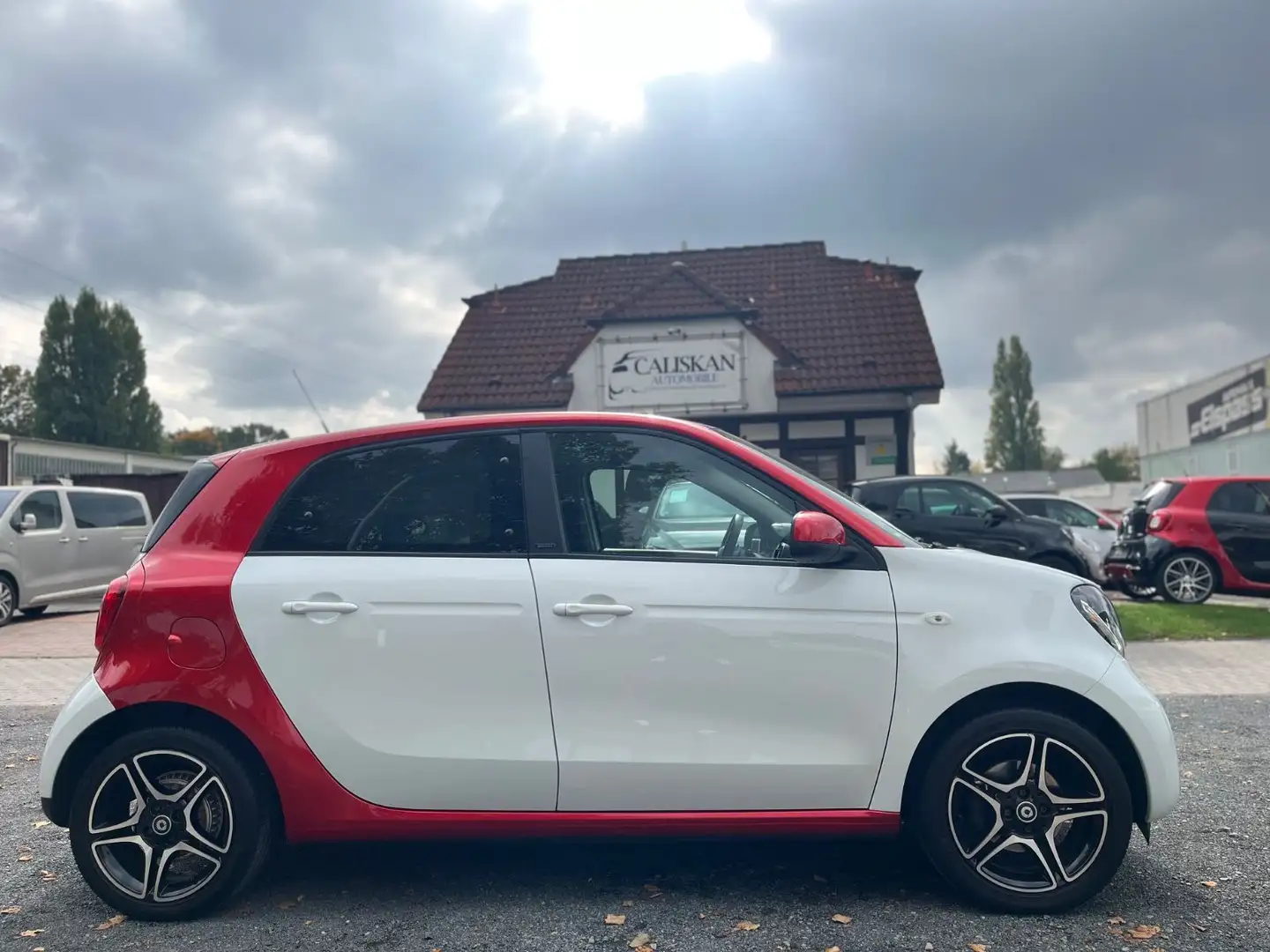 smart forFour Passion 66kW*Navi*JBL*Kamera*Pano*Sport Weiß - 1