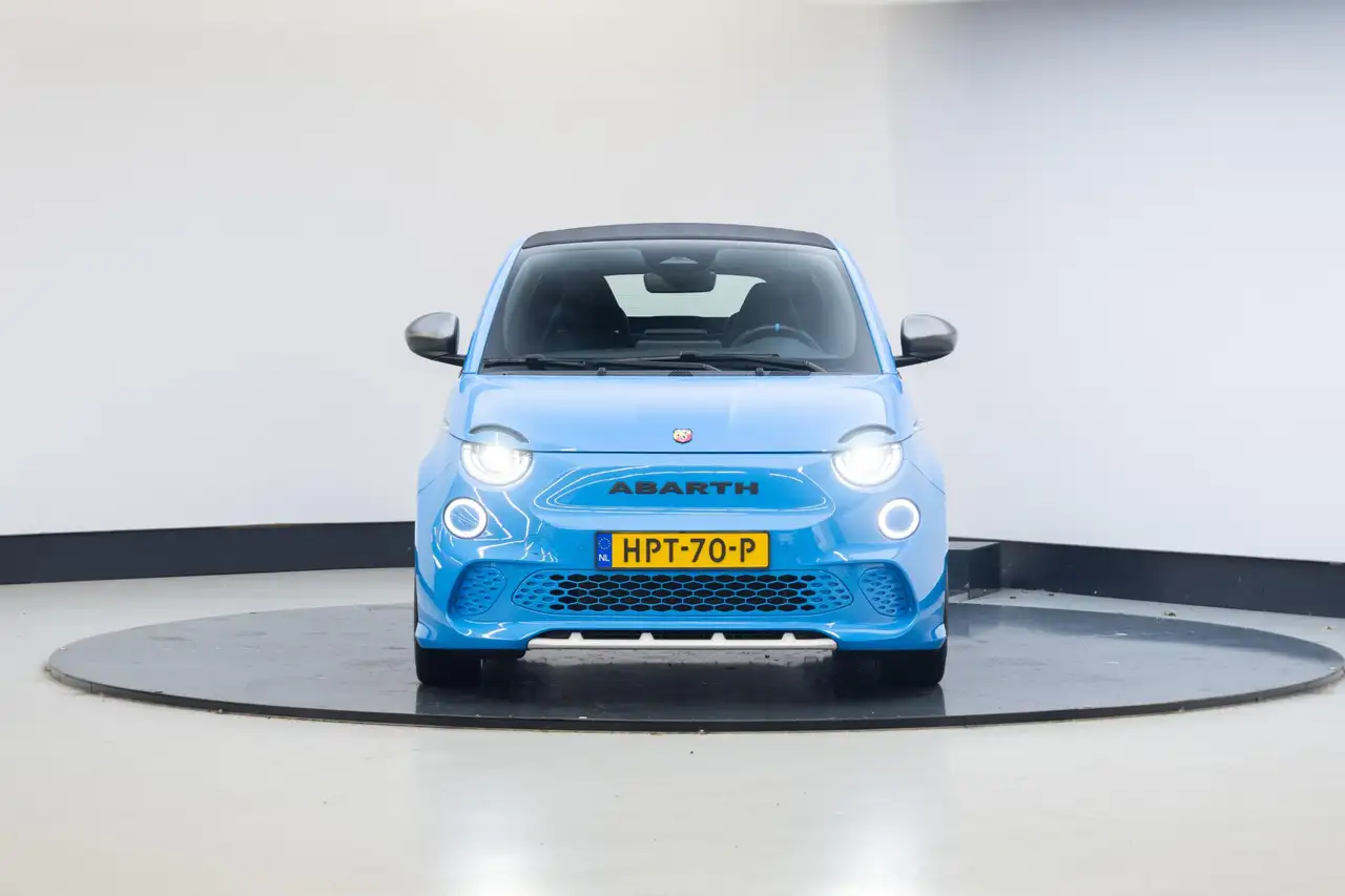 Abarth 500C 2023 — фото 23